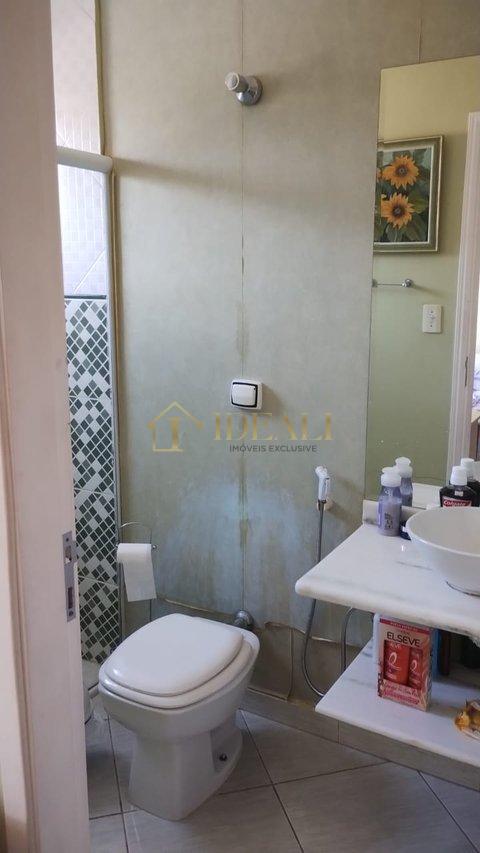 Maravilhosa e ampla casa no Condomínio Flamboyant. Oportunidade ! Aceita permuta até 50 %  Atibaia - 