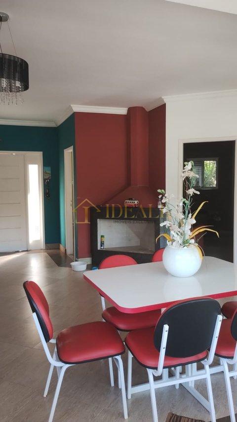 Maravilhosa e ampla casa no Condomínio Flamboyant. Oportunidade ! Aceita permuta até 50 %  Atibaia - 