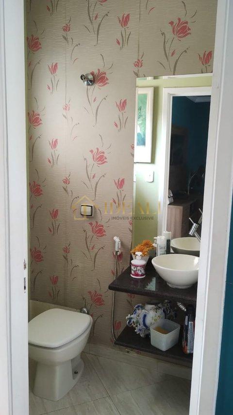 Maravilhosa e ampla casa no Condomínio Flamboyant. Oportunidade ! Aceita permuta até 50 %  Atibaia - 