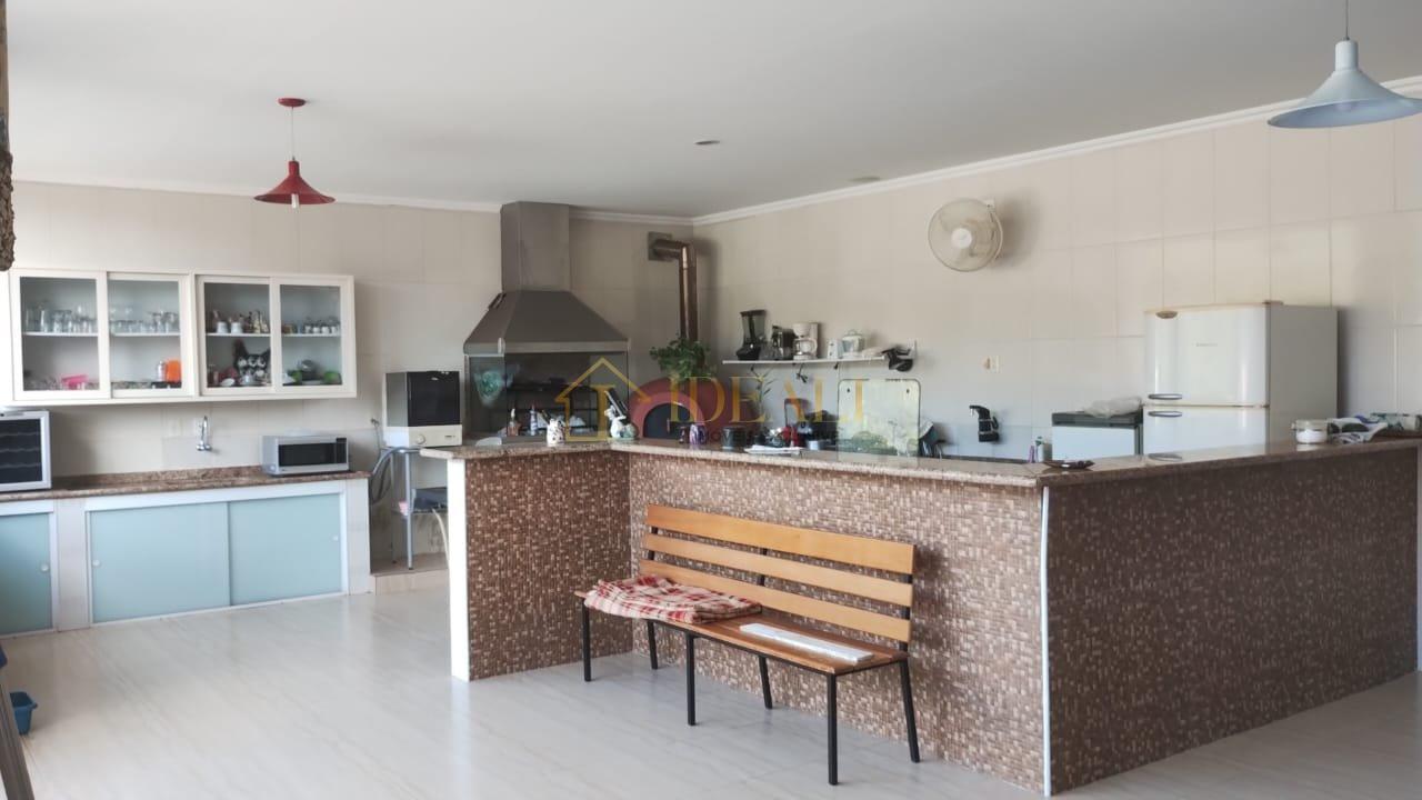 Maravilhosa e ampla casa no Condomínio Flamboyant. Oportunidade ! Aceita permuta até 50 %  Atibaia - 