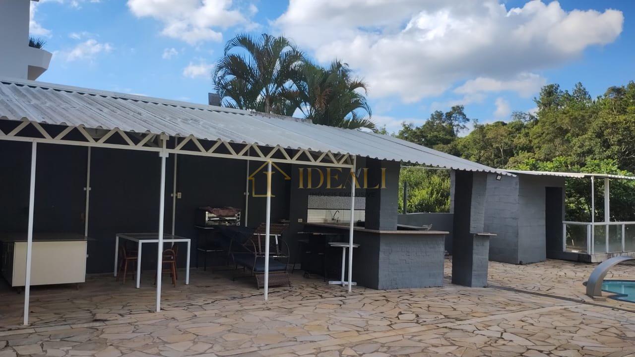 Maravilhosa e ampla casa no Condomínio Flamboyant. Oportunidade ! Aceita permuta até 50 %  Atibaia - 