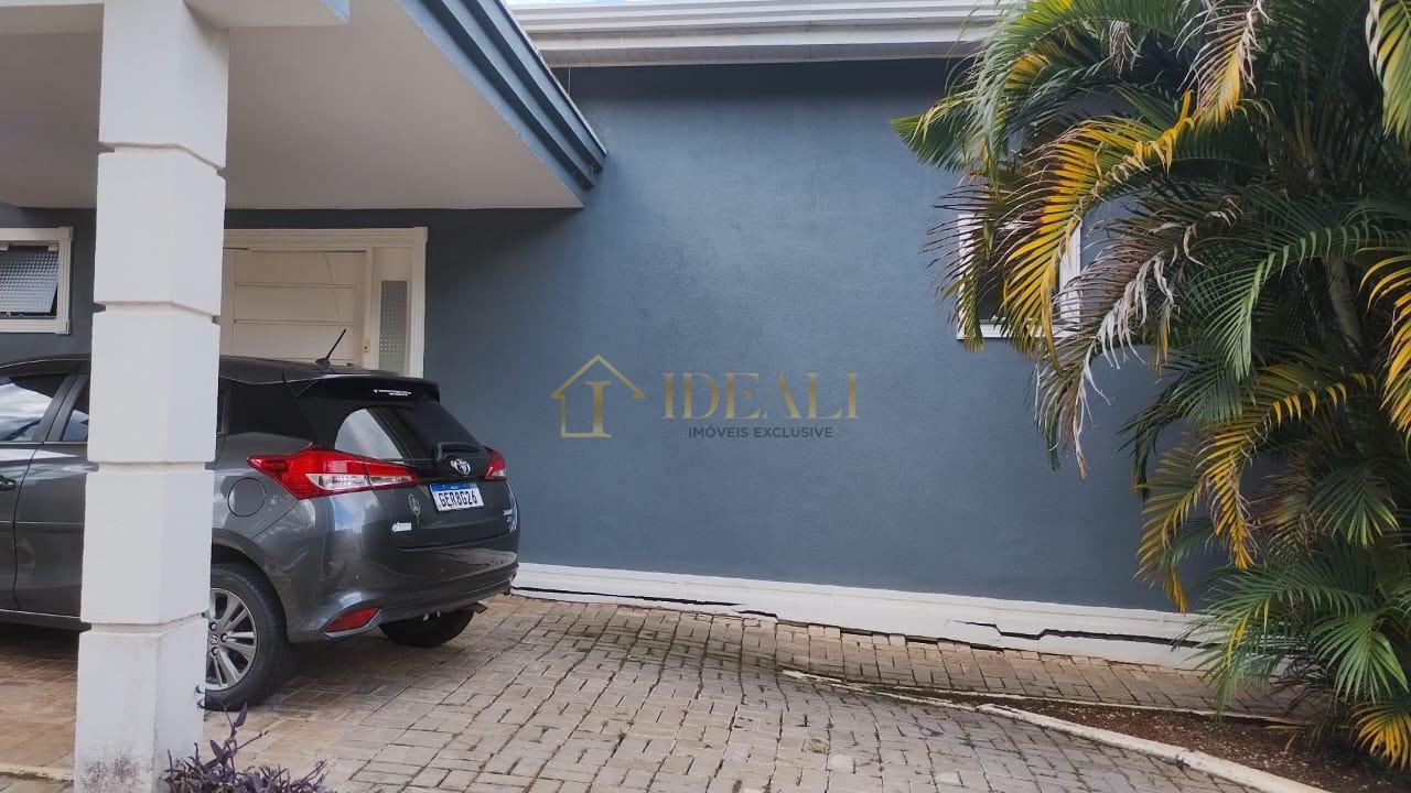 Maravilhosa e ampla casa no Condomínio Flamboyant. Oportunidade ! Aceita permuta até 50 %  Atibaia - 