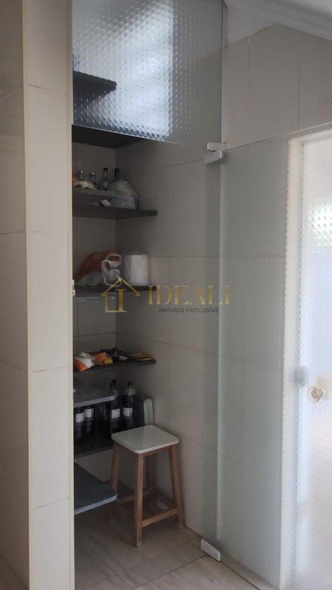 Maravilhosa e ampla casa no Condomínio Flamboyant. Oportunidade ! Aceita permuta até 50 %  Atibaia - 