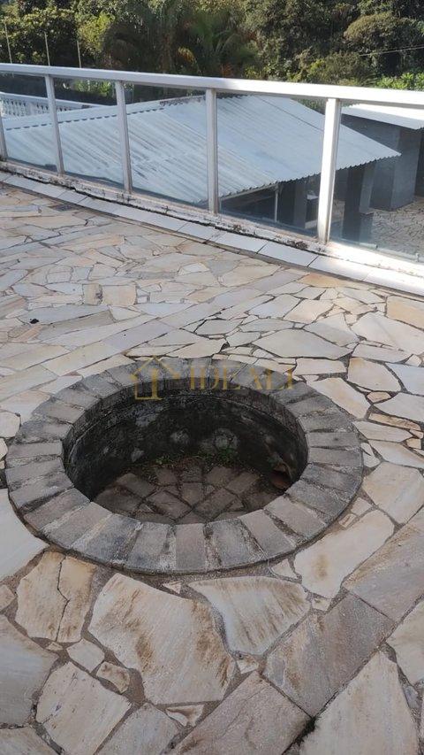 Maravilhosa e ampla casa no Condomínio Flamboyant. Oportunidade ! Aceita permuta até 50 %  Atibaia - 