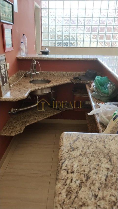 Maravilhosa e ampla casa no Condomínio Flamboyant. Oportunidade ! Aceita permuta até 50 %  Atibaia - 