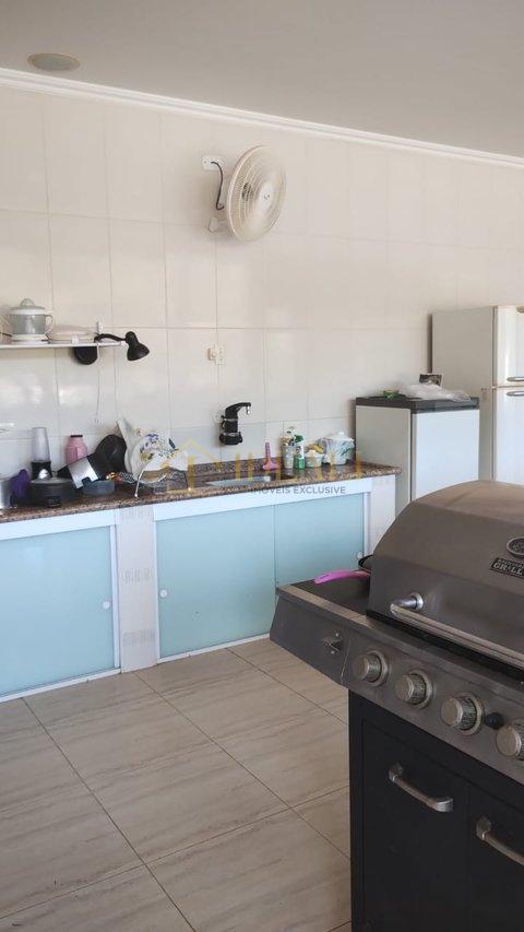 Maravilhosa e ampla casa no Condomínio Flamboyant. Oportunidade ! Aceita permuta até 50 %  Atibaia - 