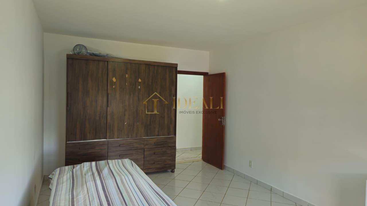 Seu Refúgio em Atibaia: Chácara Maravilhosa com 300m² de Construção e Área Verde!  Atibaia - 