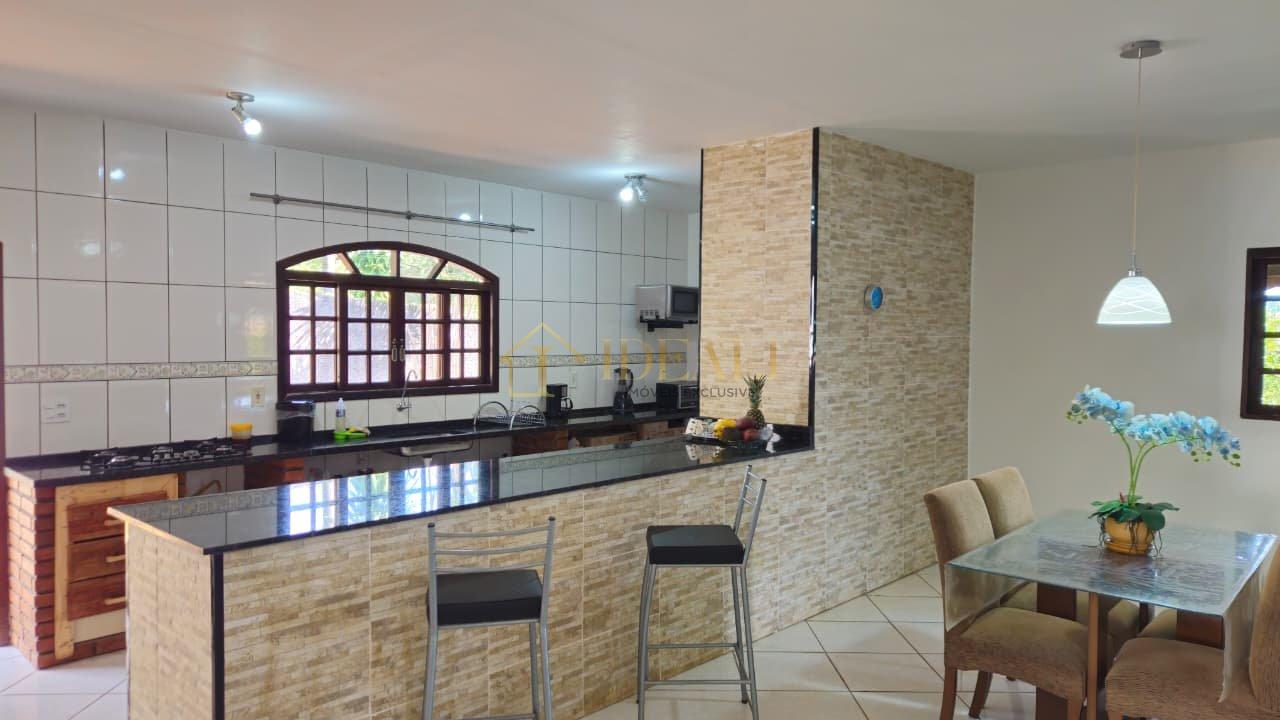 Seu Refúgio em Atibaia: Chácara Maravilhosa com 300m² de Construção e Área Verde!  Atibaia - 