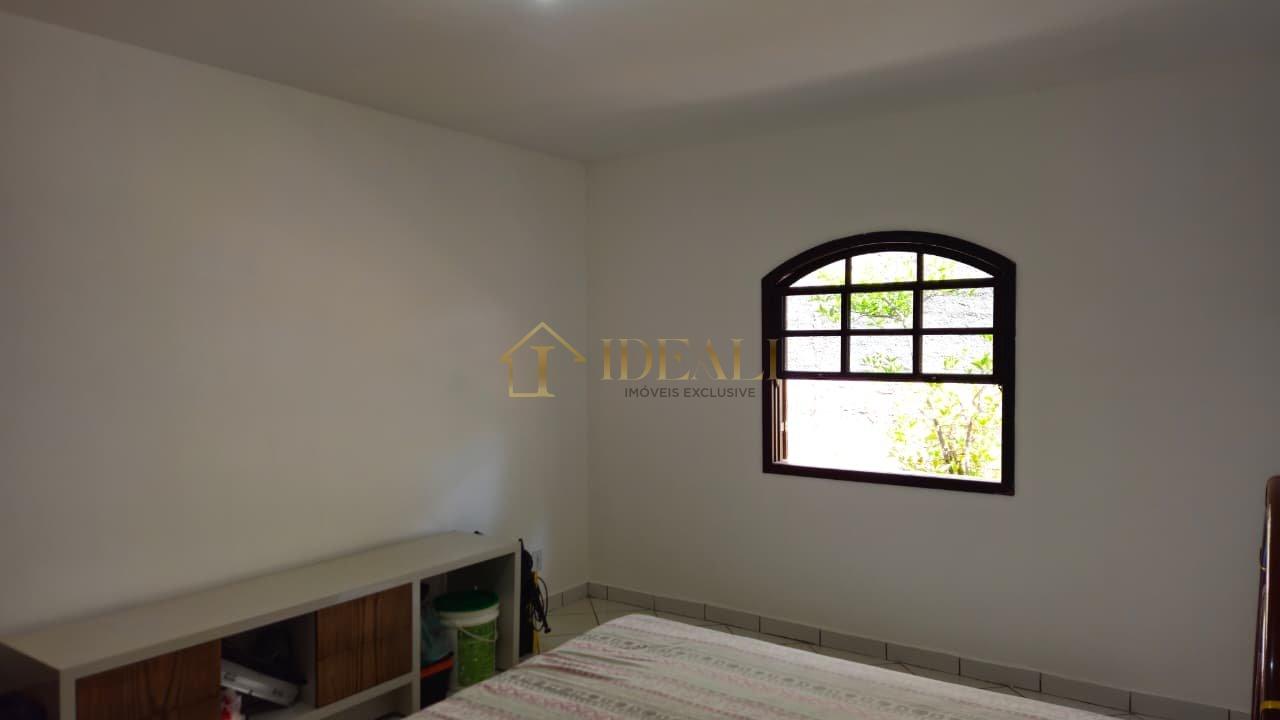 Seu Refúgio em Atibaia: Chácara Maravilhosa com 300m² de Construção e Área Verde!  Atibaia - 