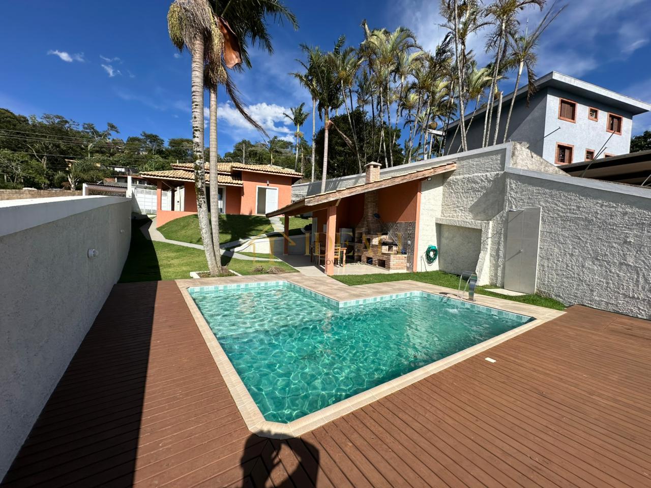Casa com Piscina e &Aacute;rea Gourmet Pronta para Lazer  Mairiporã - 