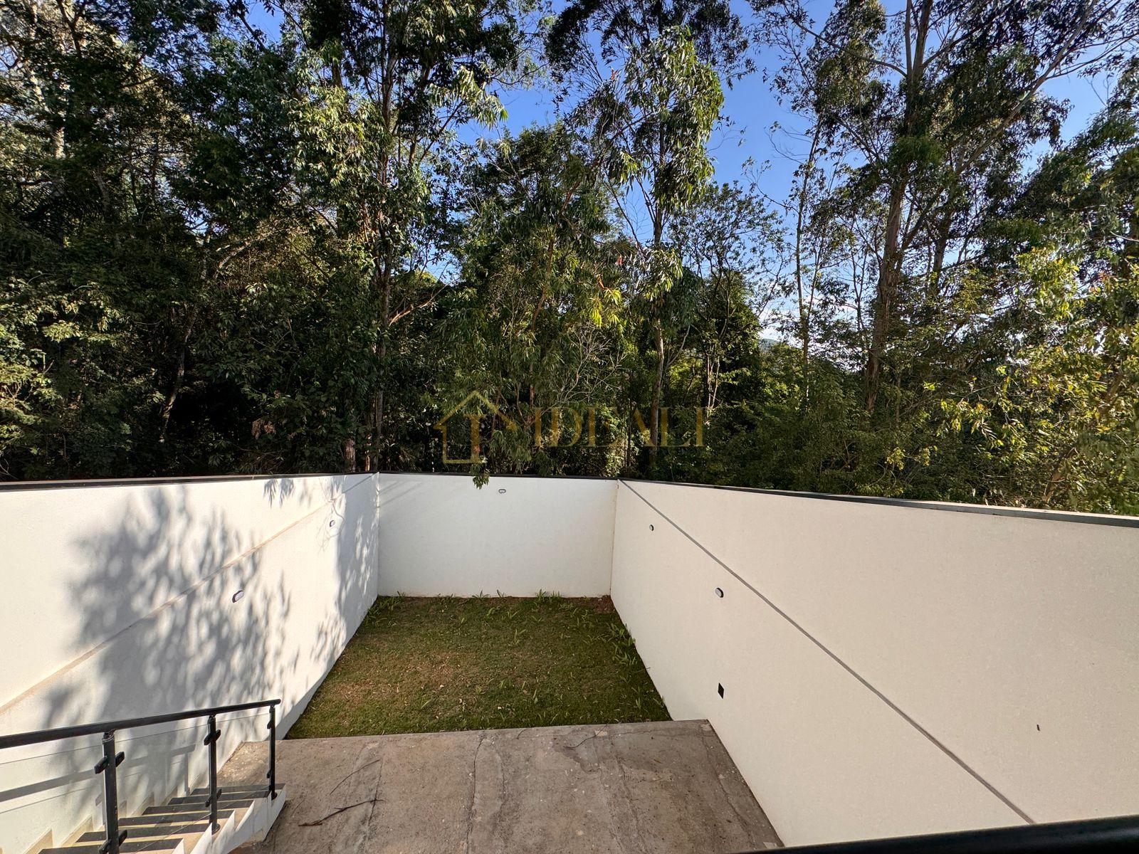 CASA A VENDA JARDIM SERRA GRANDE - 3 DORMS C\ 1 SUITE Rua Ubelina Dartora de Creci  Caieiras - 