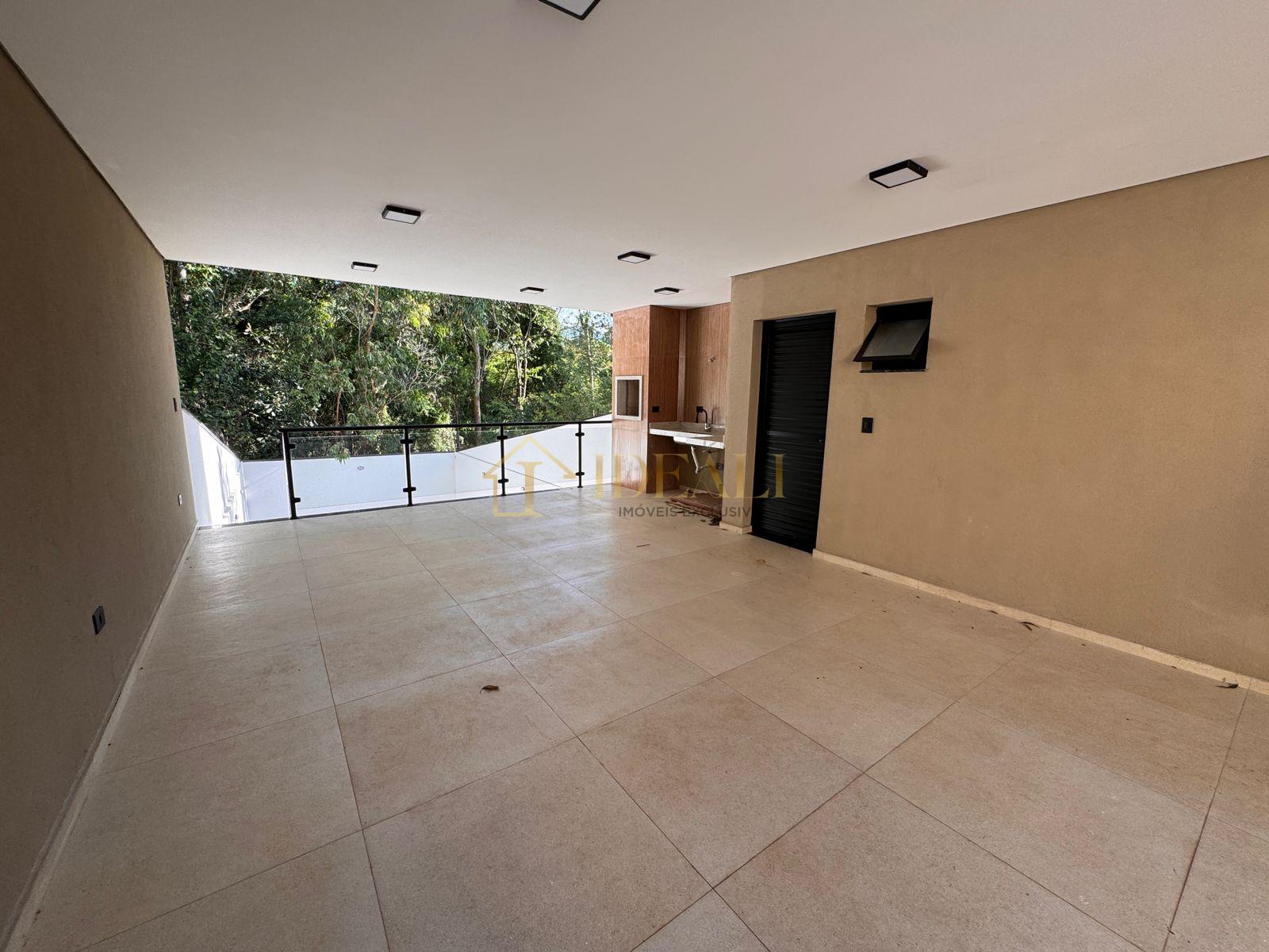 CASA A VENDA JARDIM SERRA GRANDE - 3 DORMS C\ 1 SUITE Rua Ubelina Dartora de Creci  Caieiras - 