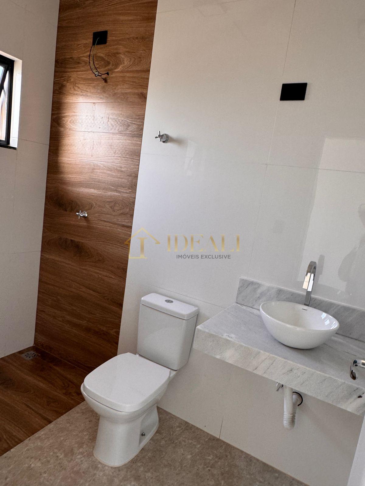 CASA A VENDA JARDIM SERRA GRANDE - 3 DORMS C\ 1 SUITE Rua Ubelina Dartora de Creci  Caieiras - 