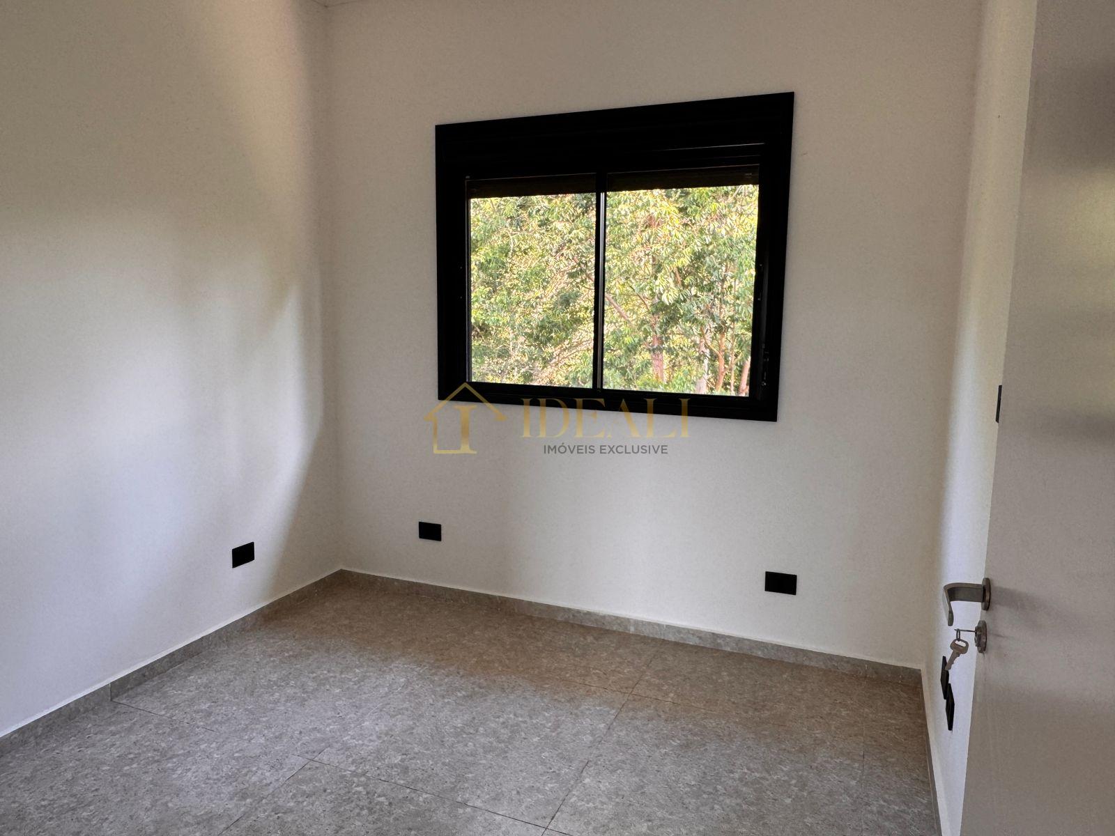 CASA A VENDA JARDIM SERRA GRANDE - 3 DORMS C\ 1 SUITE Rua Ubelina Dartora de Creci  Caieiras - 