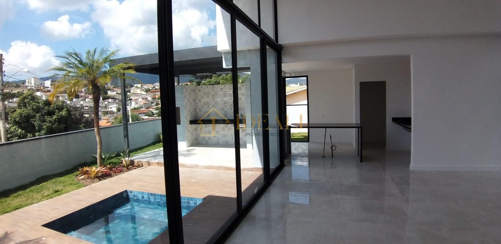 Resid&ecirc;ncia de Alto Padr&atilde;o com &Aacute;rea Gourmet e Su&iacute;te Master  Rua Guarujá Atibaia - 