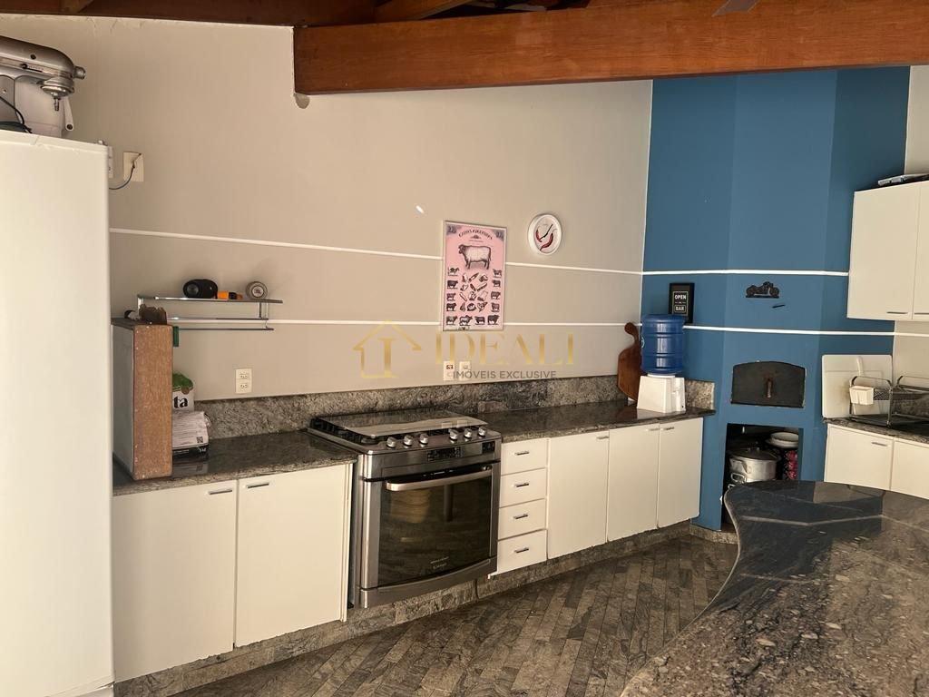 Casa t&eacute;rrea em condom&iacute;nio na Av. Santana, perto de tudo  Atibaia - 