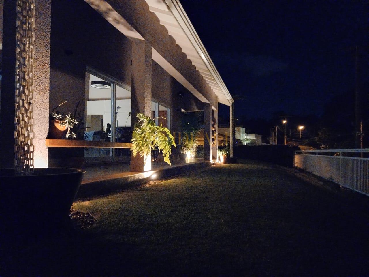 Linda casa t&eacute;rrea em condom&iacute;nio, pr&oacute;xima do trevo das rodovias Fern&atilde;o Dias e Dom Pedro  Atibaia - 