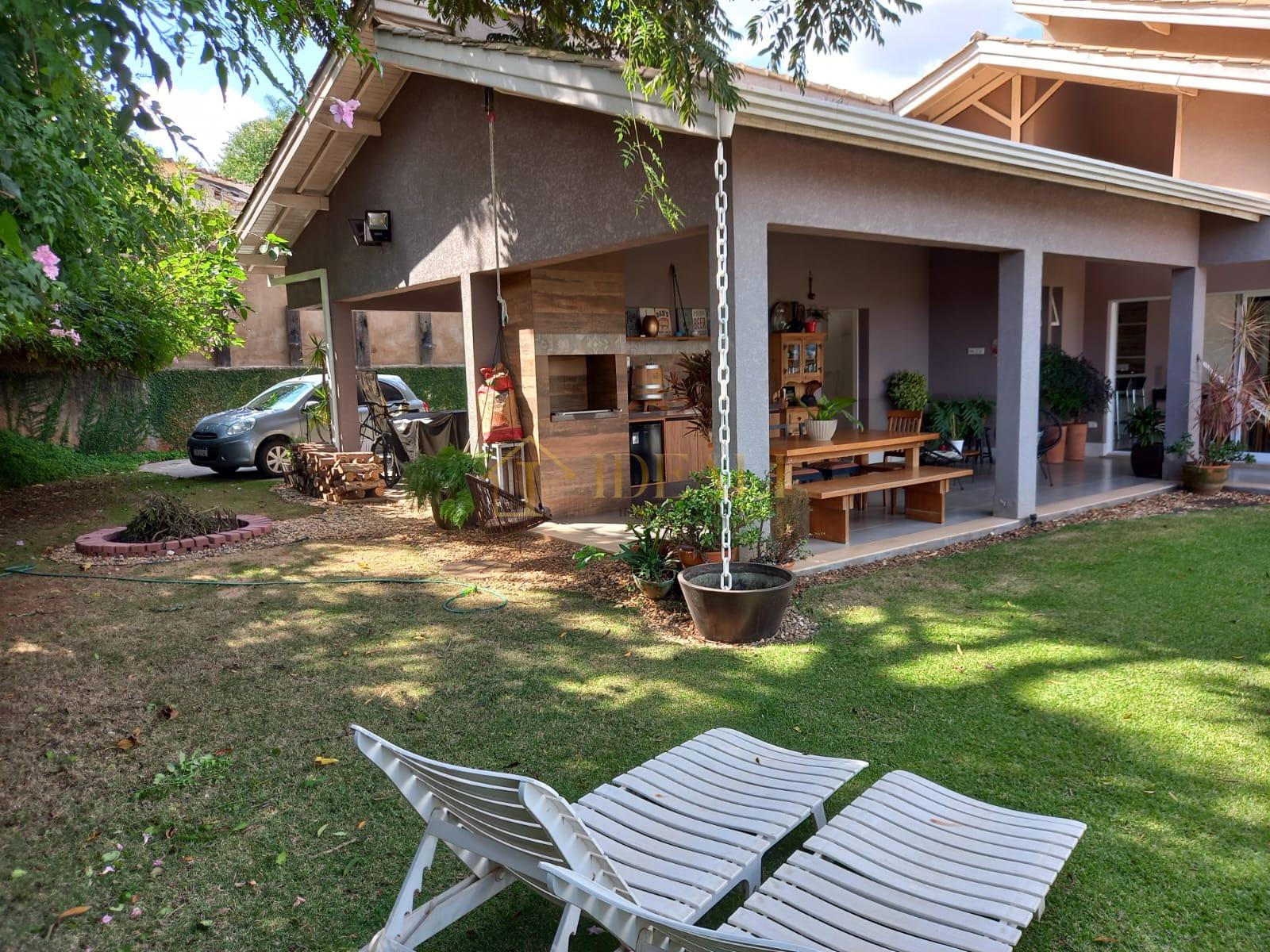 Linda casa t&eacute;rrea em condom&iacute;nio, pr&oacute;xima do trevo das rodovias Fern&atilde;o Dias e Dom Pedro  Atibaia - 