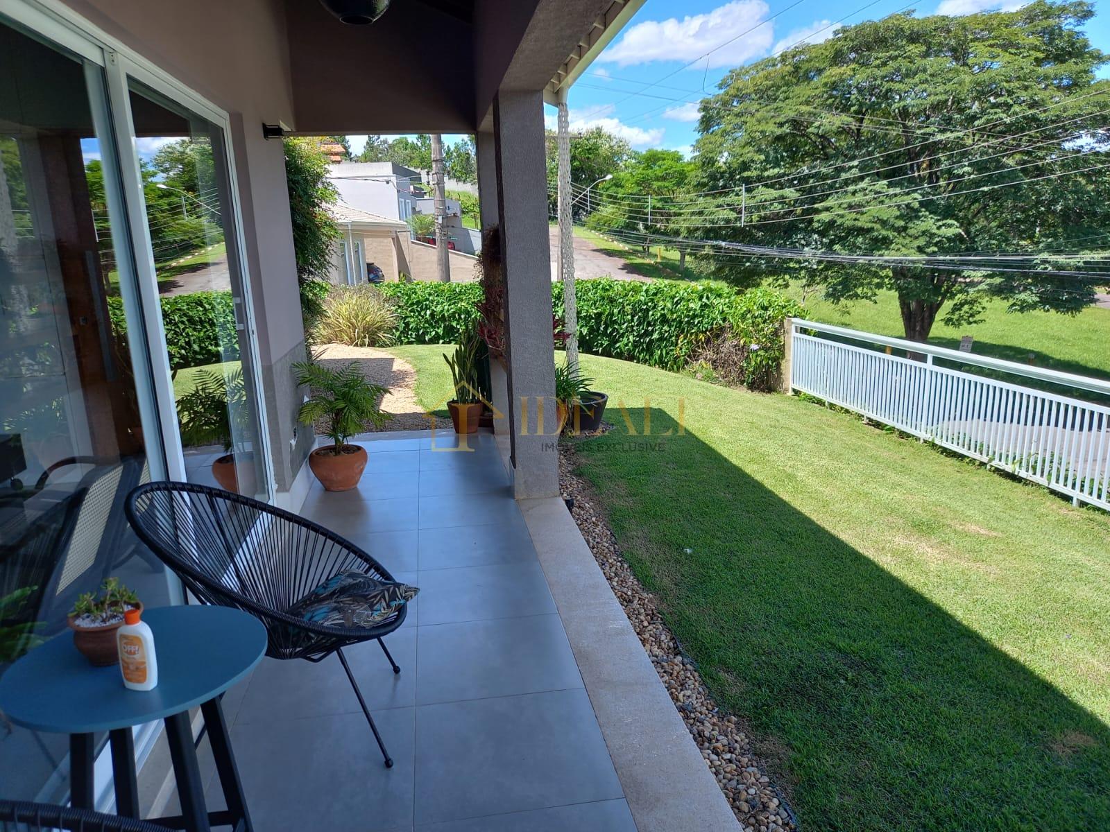 Linda casa t&eacute;rrea em condom&iacute;nio, pr&oacute;xima do trevo das rodovias Fern&atilde;o Dias e Dom Pedro  Atibaia - 