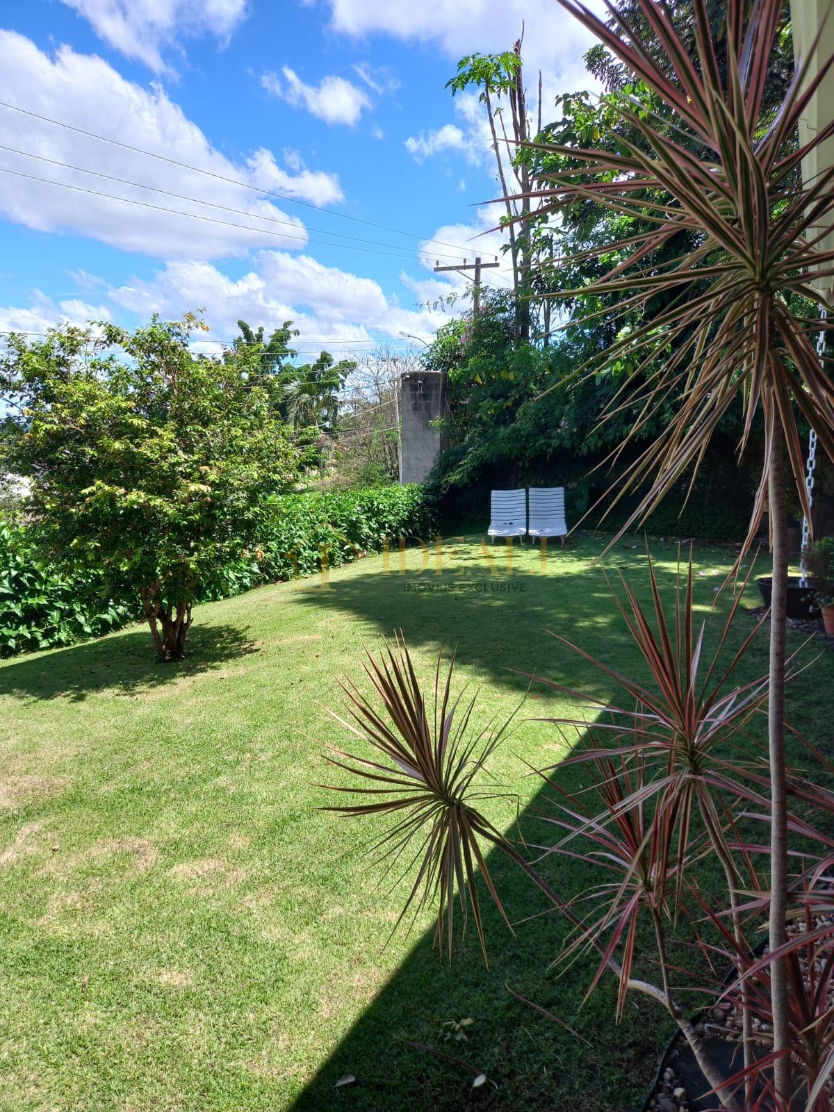 Linda casa t&eacute;rrea em condom&iacute;nio, pr&oacute;xima do trevo das rodovias Fern&atilde;o Dias e Dom Pedro  Atibaia - 