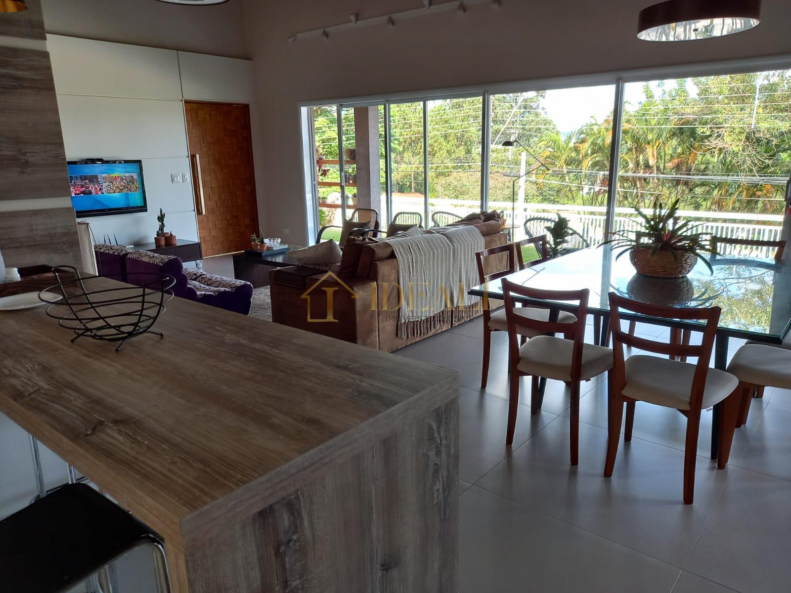 Linda casa t&eacute;rrea em condom&iacute;nio, pr&oacute;xima do trevo das rodovias Fern&atilde;o Dias e Dom Pedro  Atibaia - 