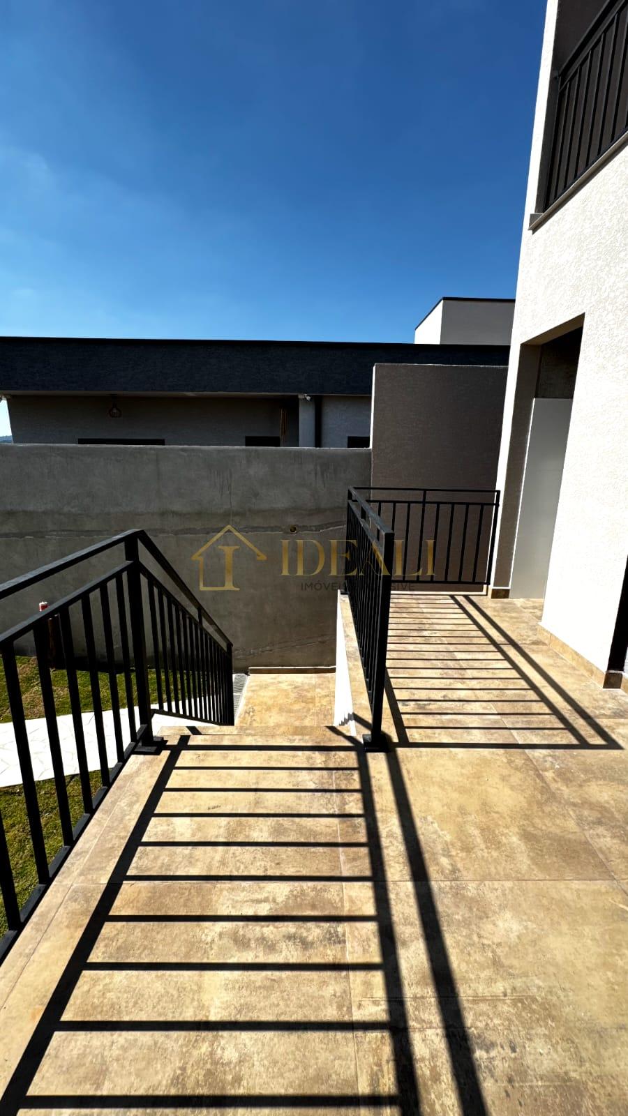 Sobrado com 3 su&iacute;tes, piscina, bairro Jardim dos Pinheiros, &oacute;timo acabamento  Atibaia - 