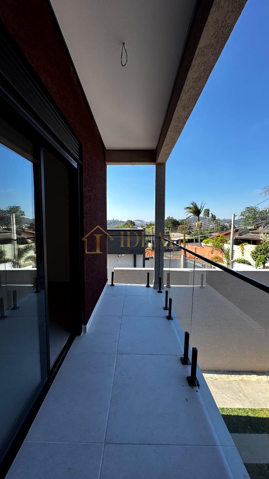 Sobrado com 3 su&iacute;tes, piscina, bairro Jardim dos Pinheiros, &oacute;timo acabamento  Atibaia - 