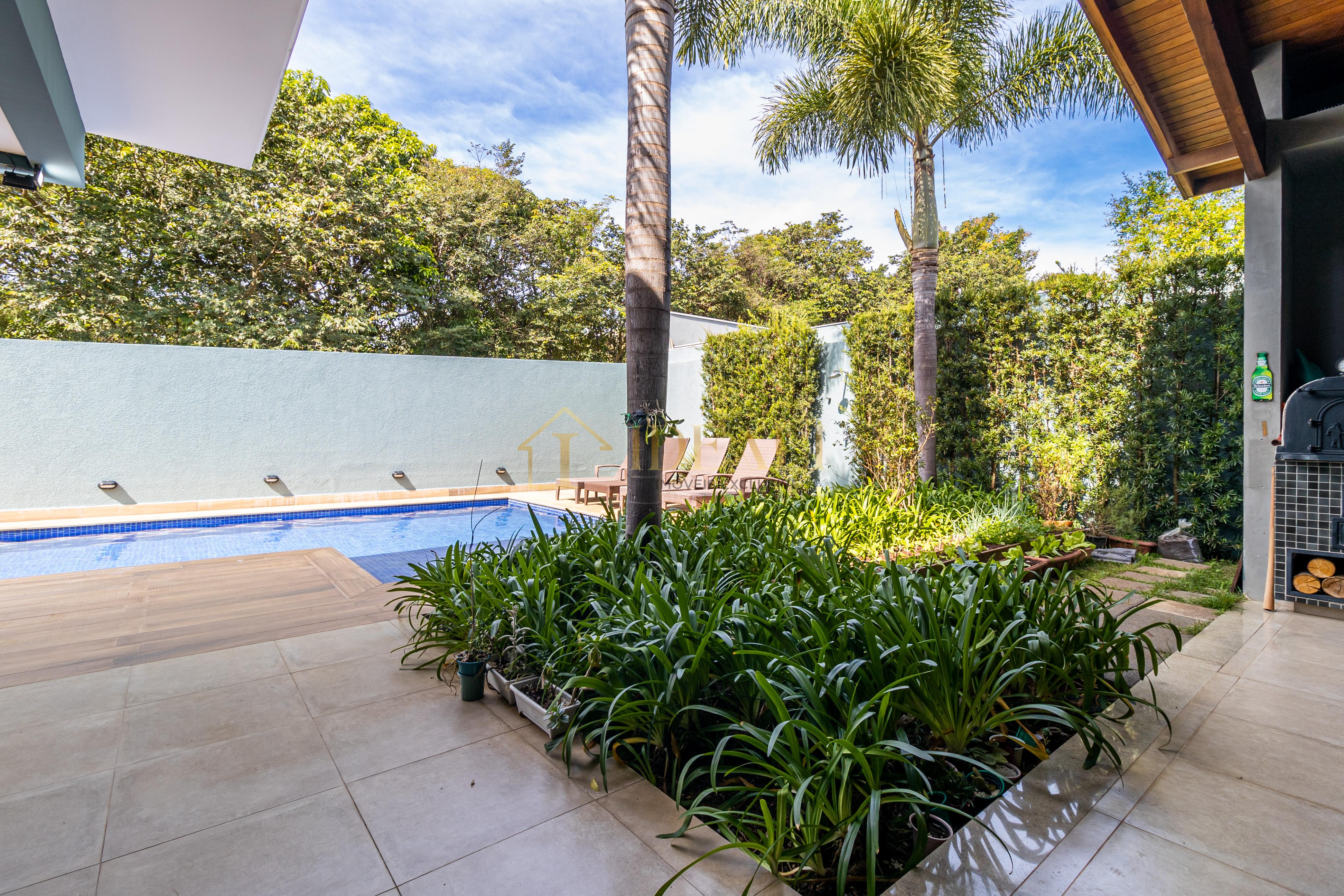 Casa totalmente t&eacute;rrea | PORTEIRA FECHADA no condom&iacute;nio Shambala 3 em Atibaia/SP  Atibaia - 