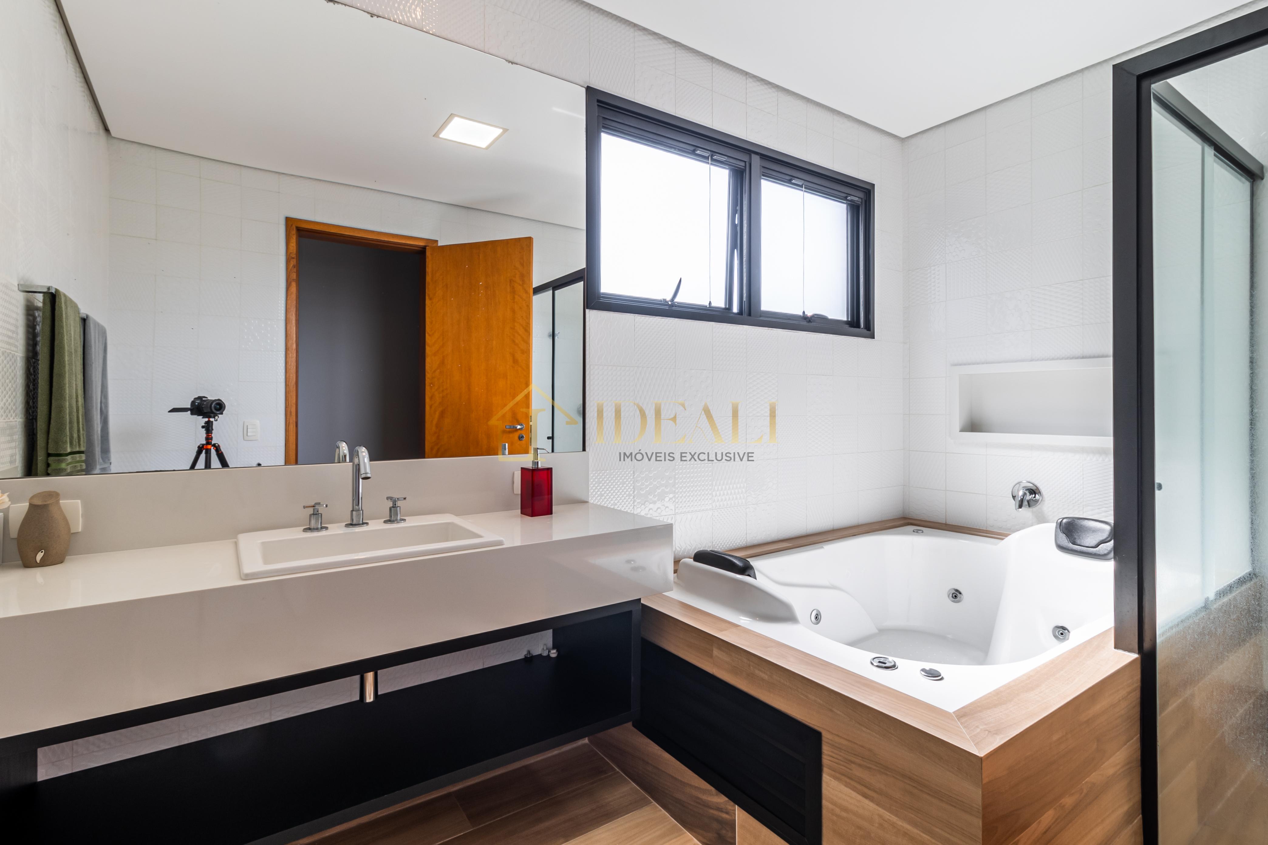 Casa totalmente t&eacute;rrea | PORTEIRA FECHADA no condom&iacute;nio Shambala 3 em Atibaia/SP  Atibaia - 