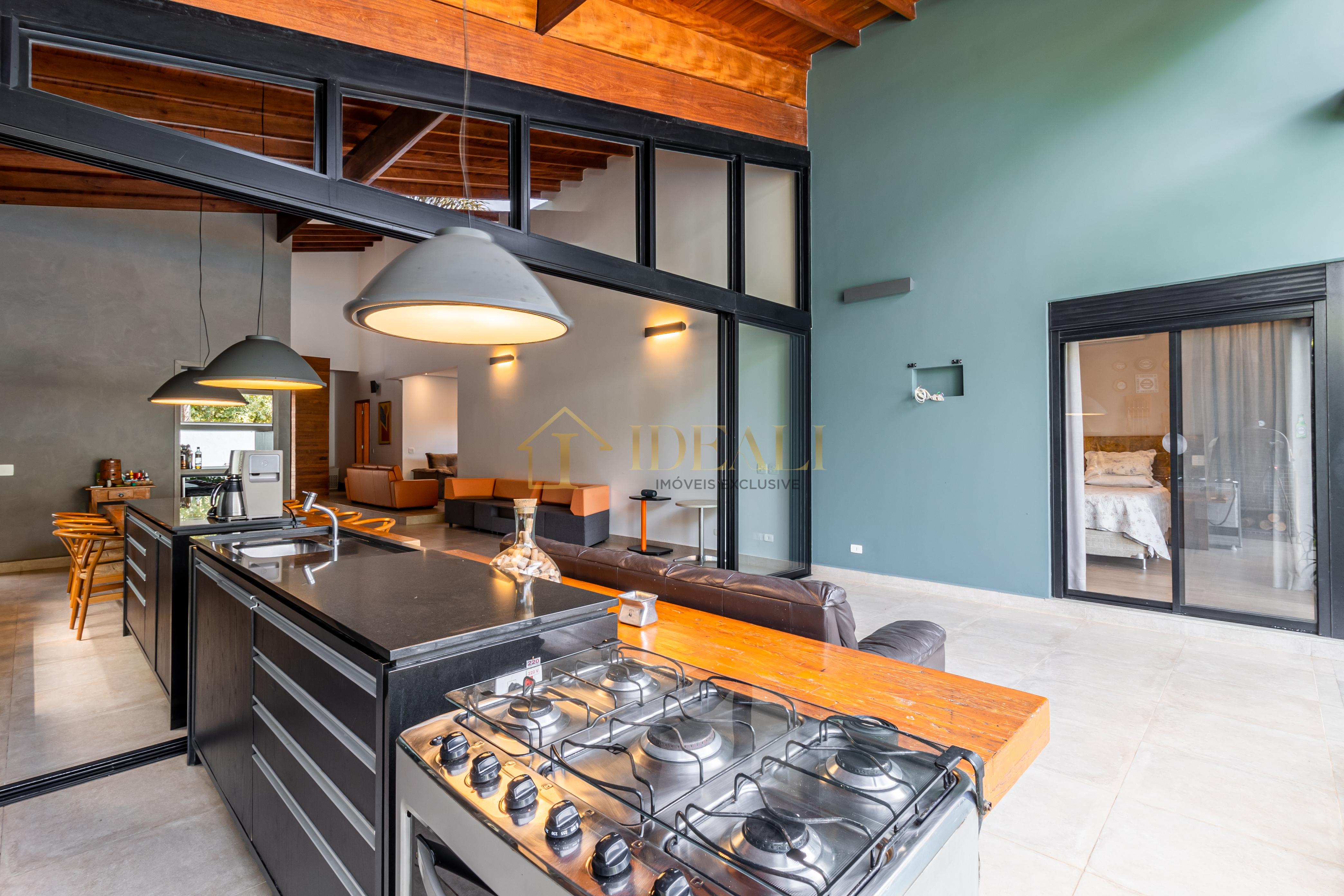 Casa totalmente t&eacute;rrea | PORTEIRA FECHADA no condom&iacute;nio Shambala 3 em Atibaia/SP  Atibaia - 