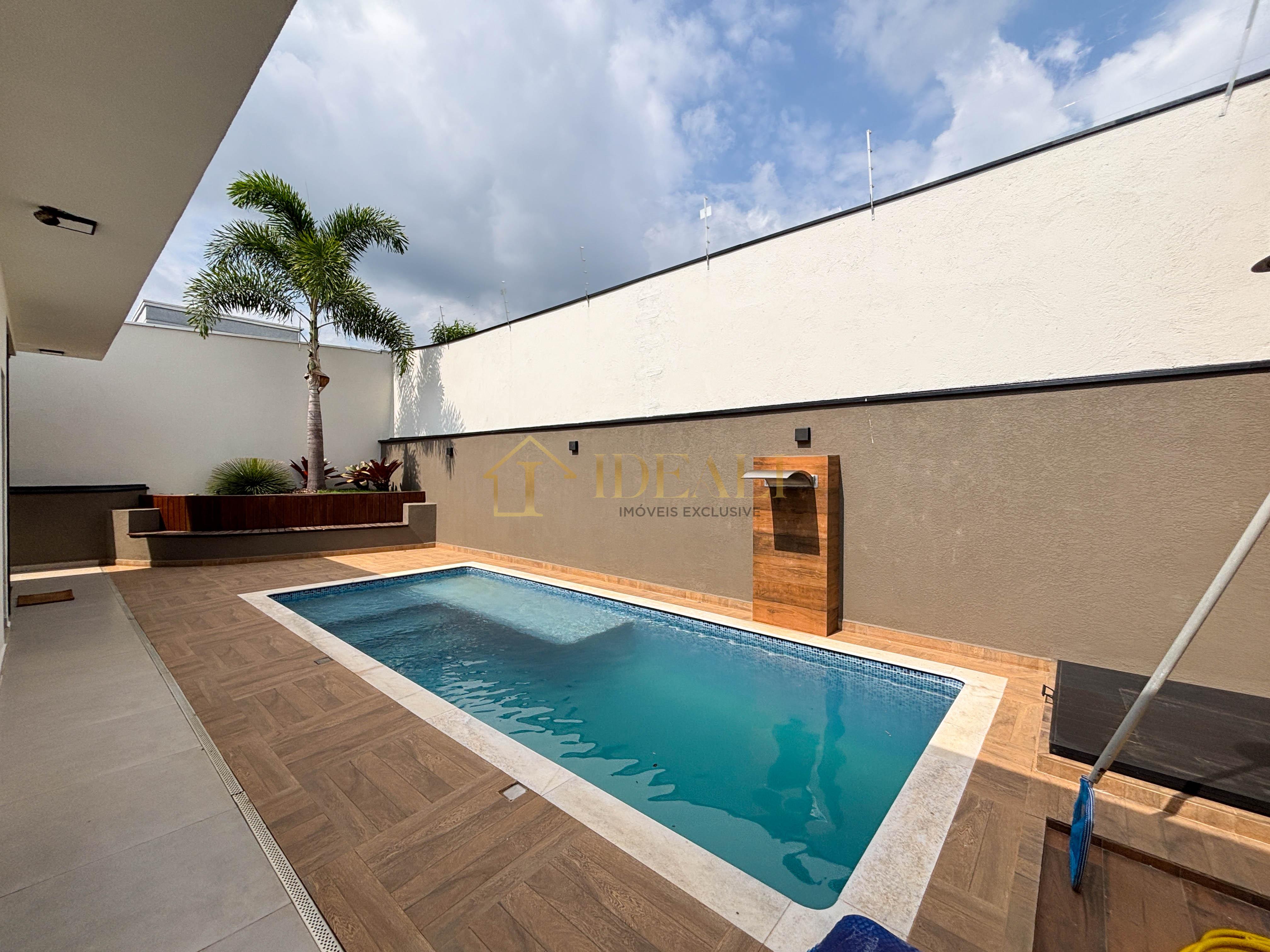 Casa totalmente t&eacute;rrea no condom&iacute;nio Terras de Atibaia II, em Atibaia/SP  Atibaia - 