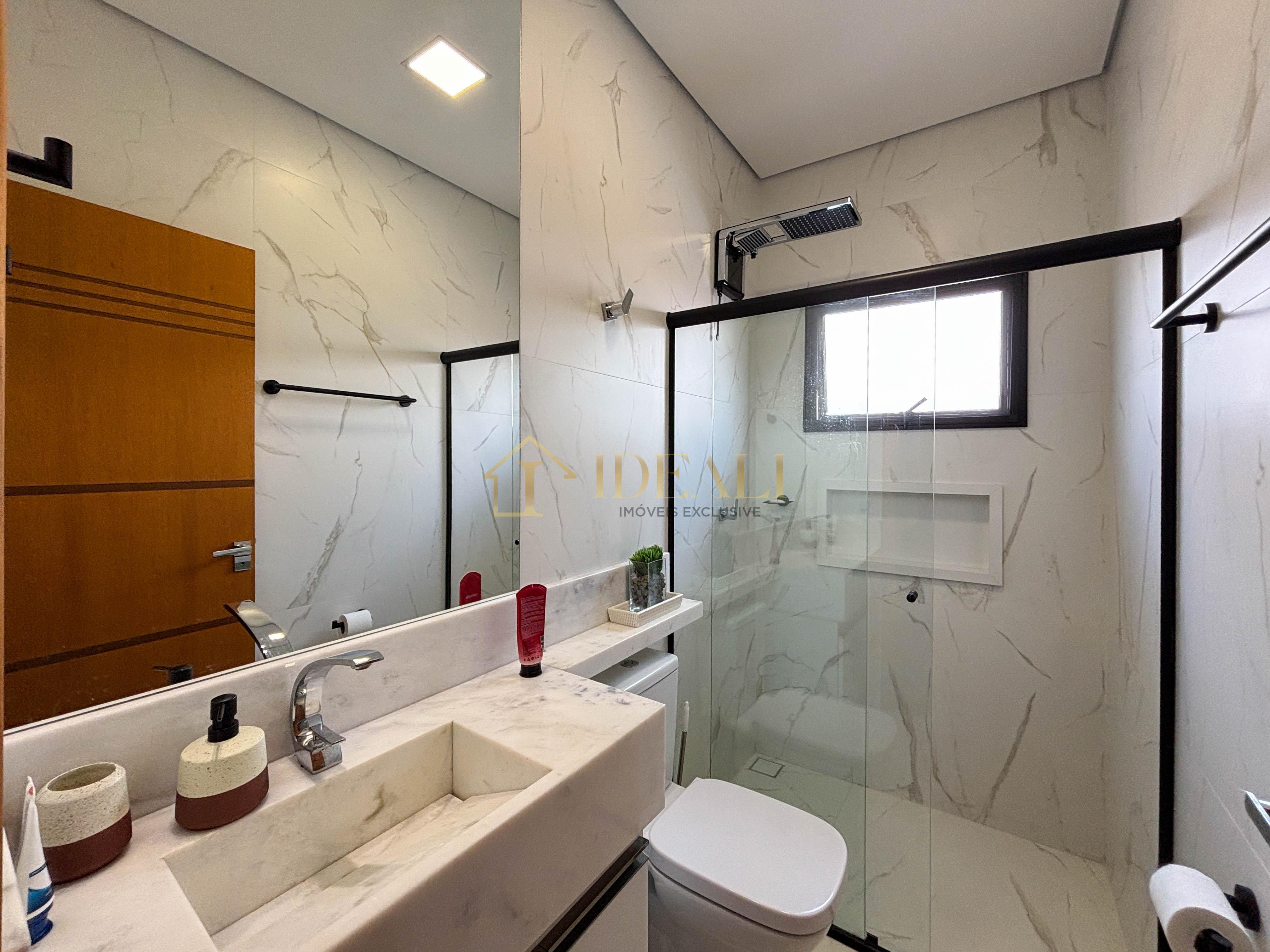 Casa totalmente t&eacute;rrea no condom&iacute;nio Terras de Atibaia II, em Atibaia/SP  Atibaia - 