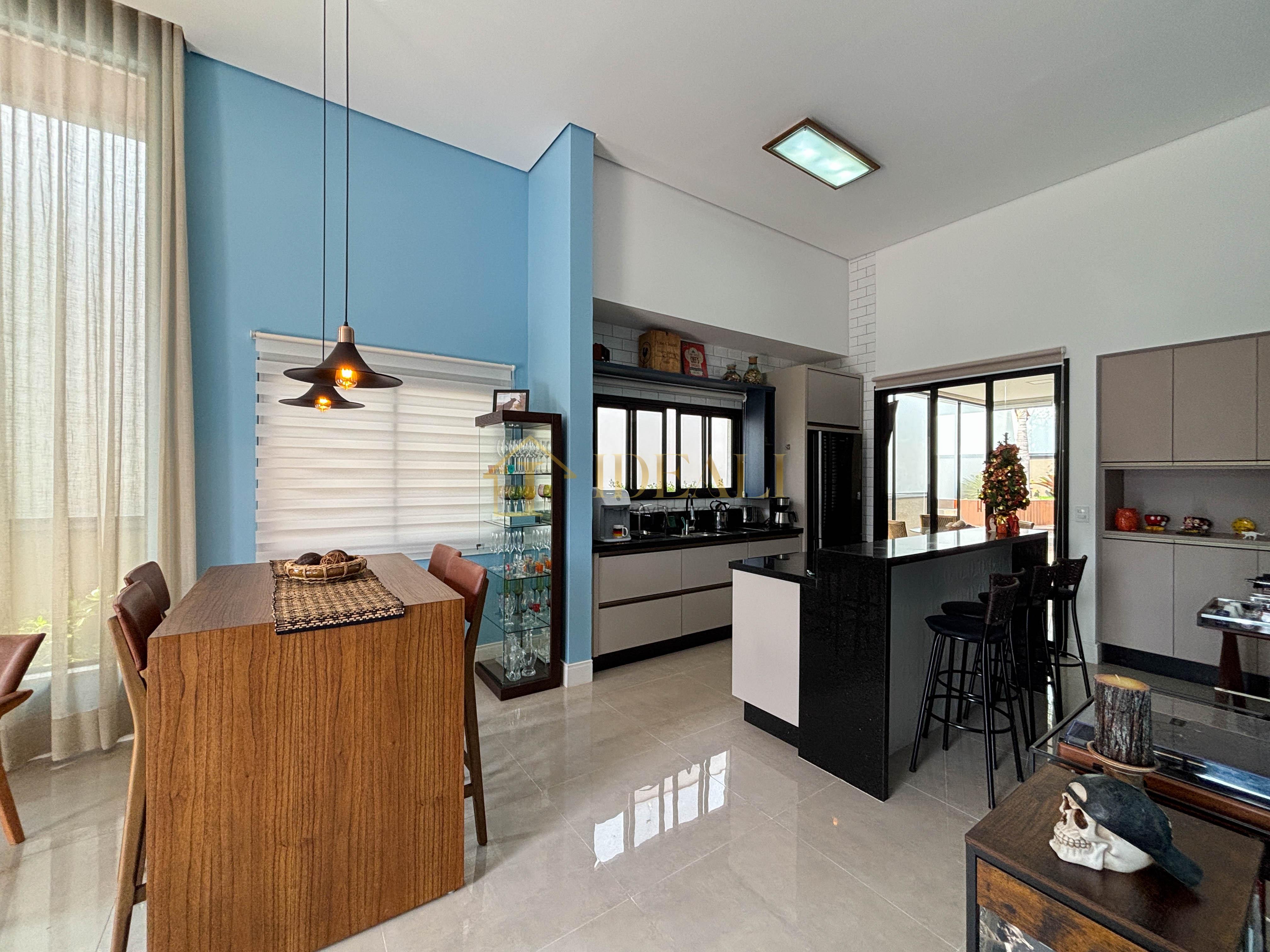 Casa totalmente t&eacute;rrea no condom&iacute;nio Terras de Atibaia II, em Atibaia/SP  Atibaia - 