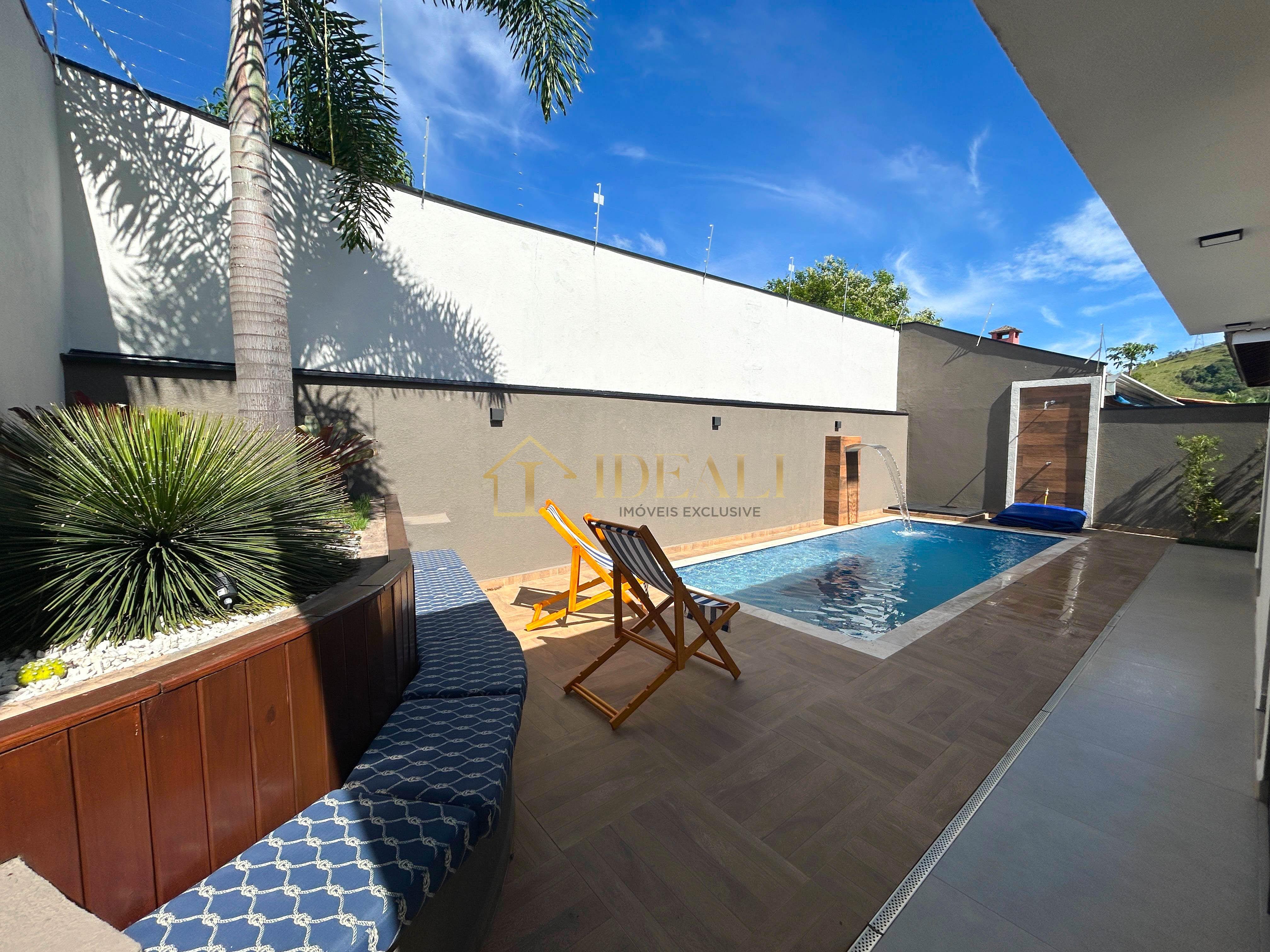 Casa totalmente t&eacute;rrea no condom&iacute;nio Terras de Atibaia II, em Atibaia/SP  Atibaia - 