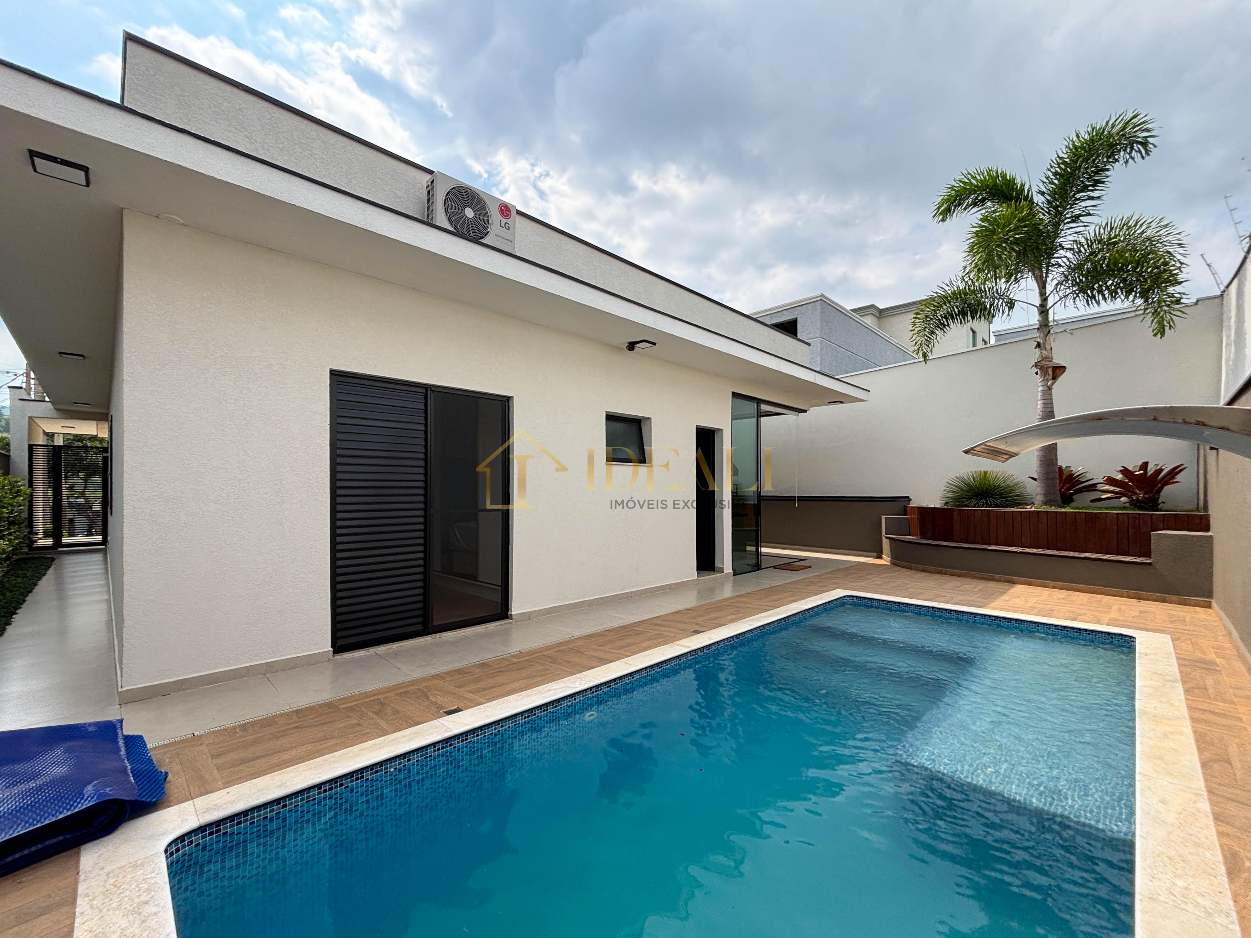 Casa totalmente t&eacute;rrea no condom&iacute;nio Terras de Atibaia II, em Atibaia/SP  Atibaia - 