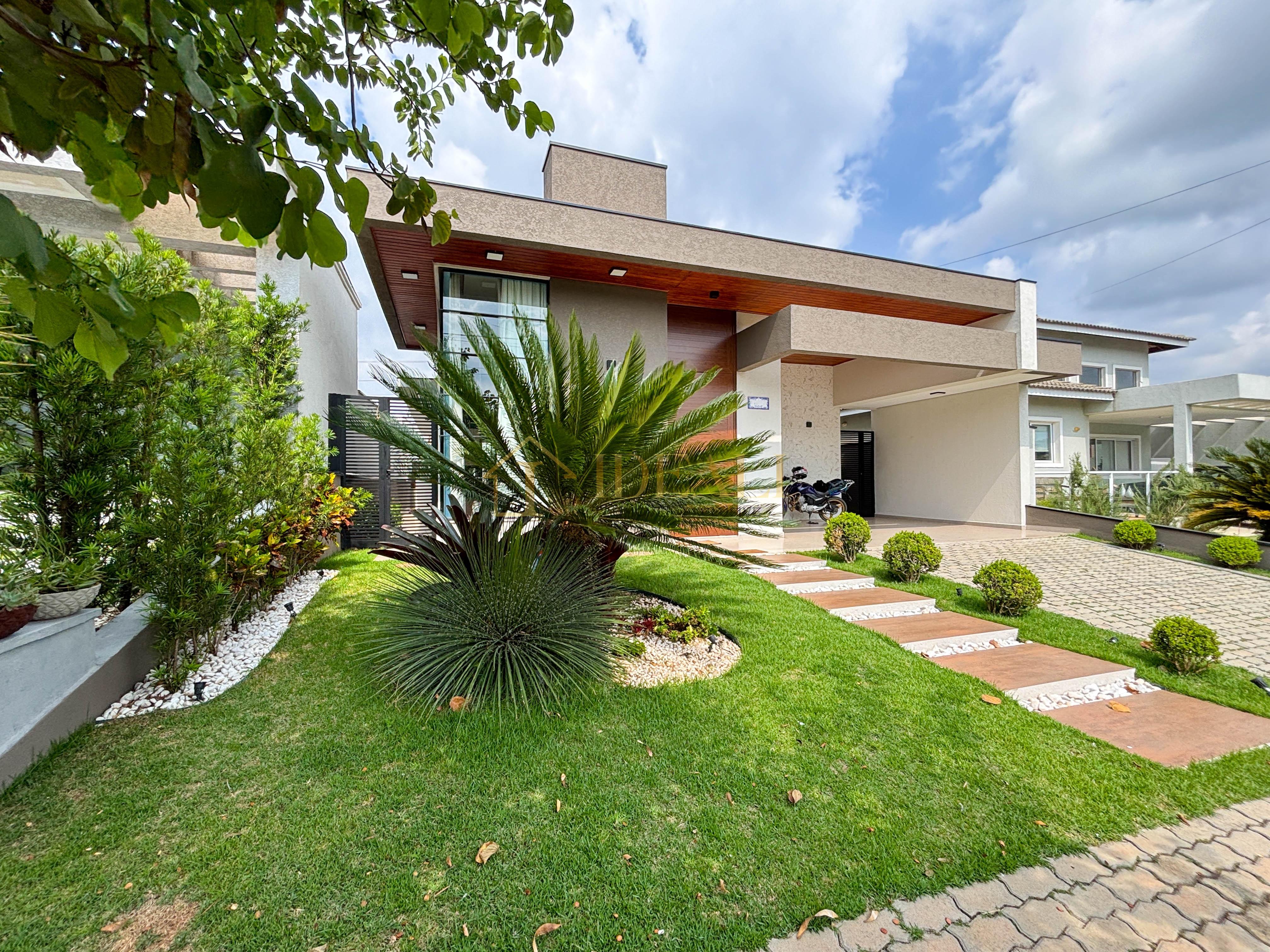 Casa totalmente t&eacute;rrea no condom&iacute;nio Terras de Atibaia II, em Atibaia/SP  Atibaia - 