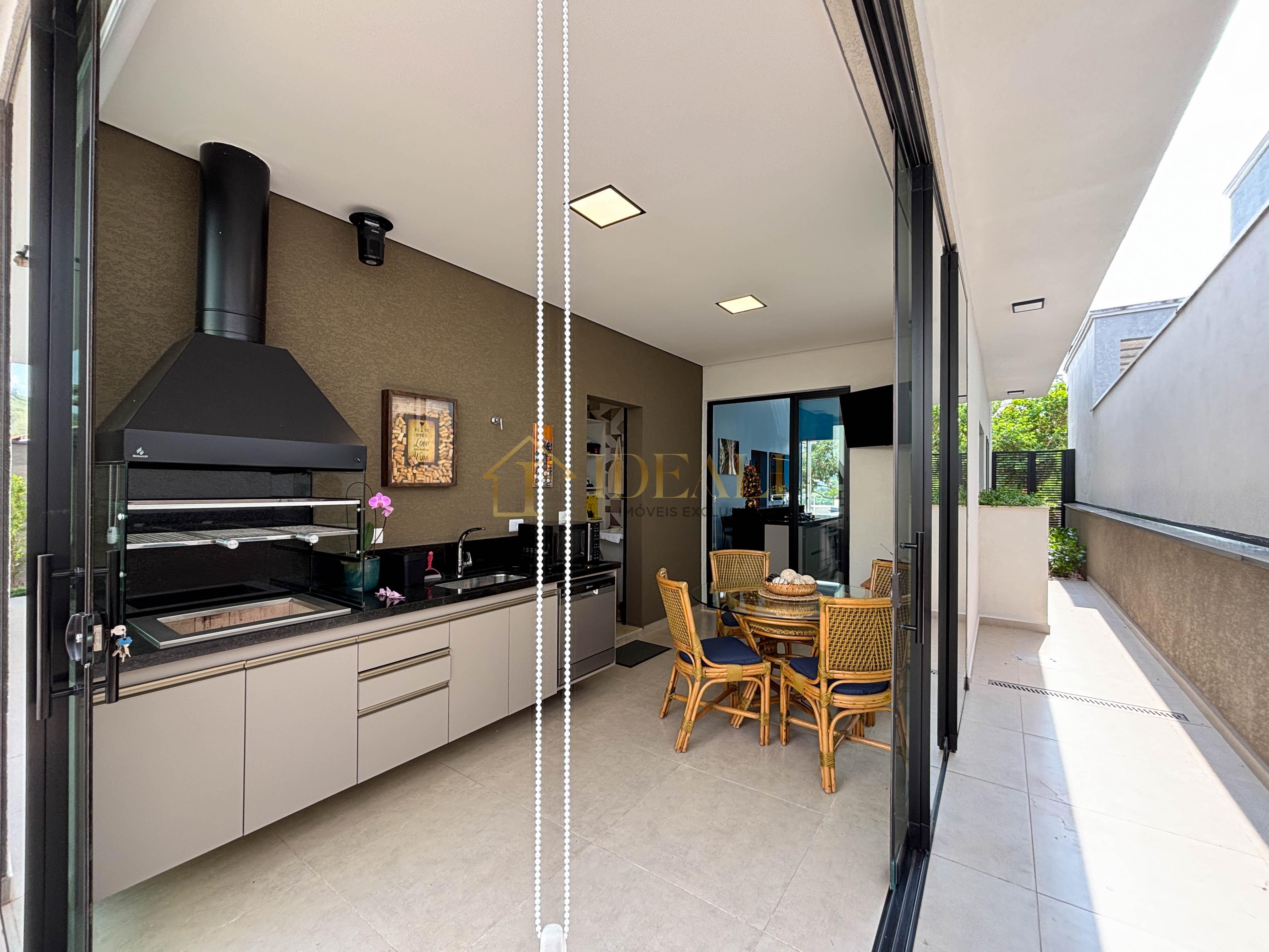 Casa totalmente t&eacute;rrea no condom&iacute;nio Terras de Atibaia II, em Atibaia/SP  Atibaia - 