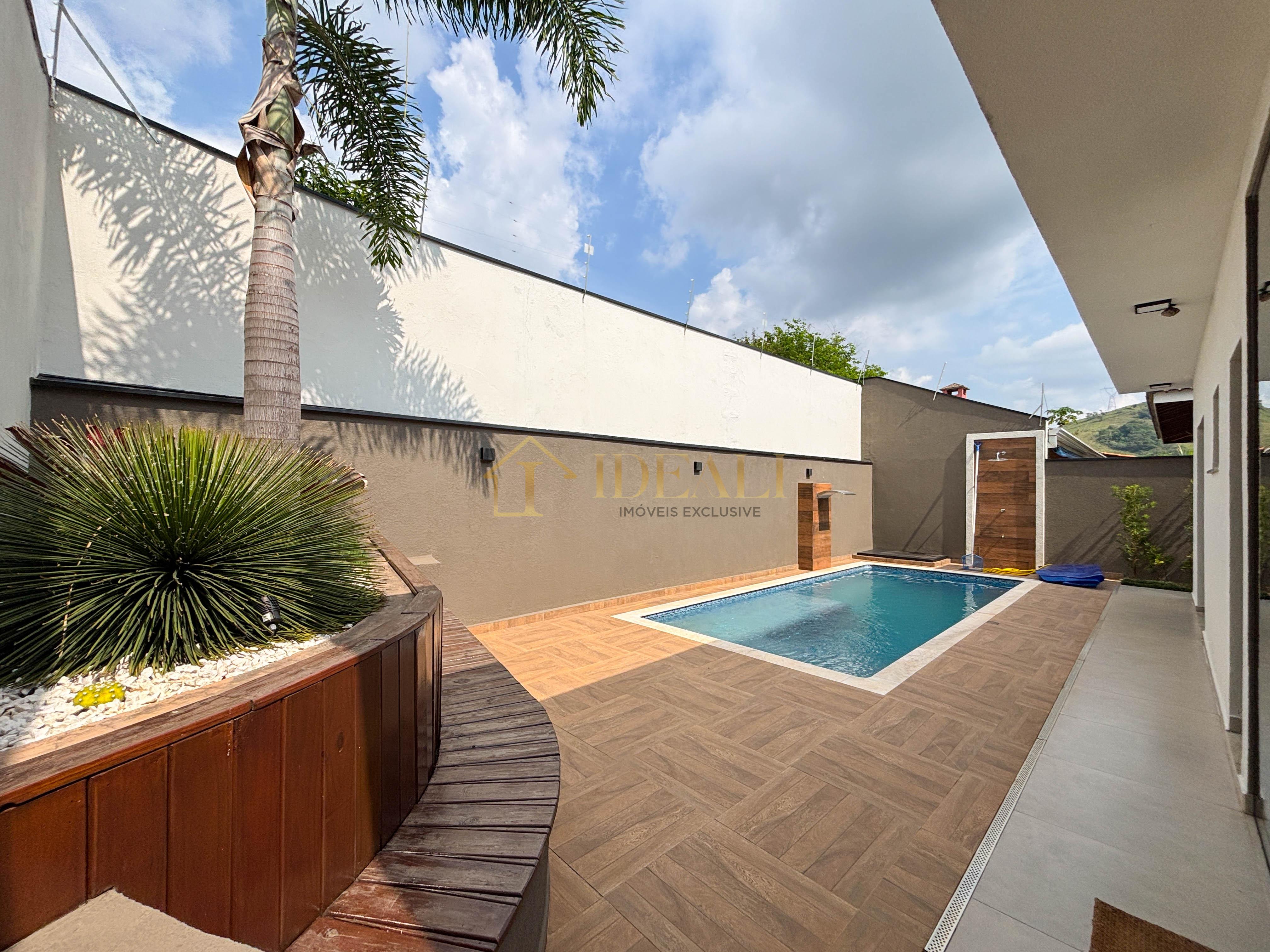 Casa totalmente t&eacute;rrea no condom&iacute;nio Terras de Atibaia II, em Atibaia/SP  Atibaia - 