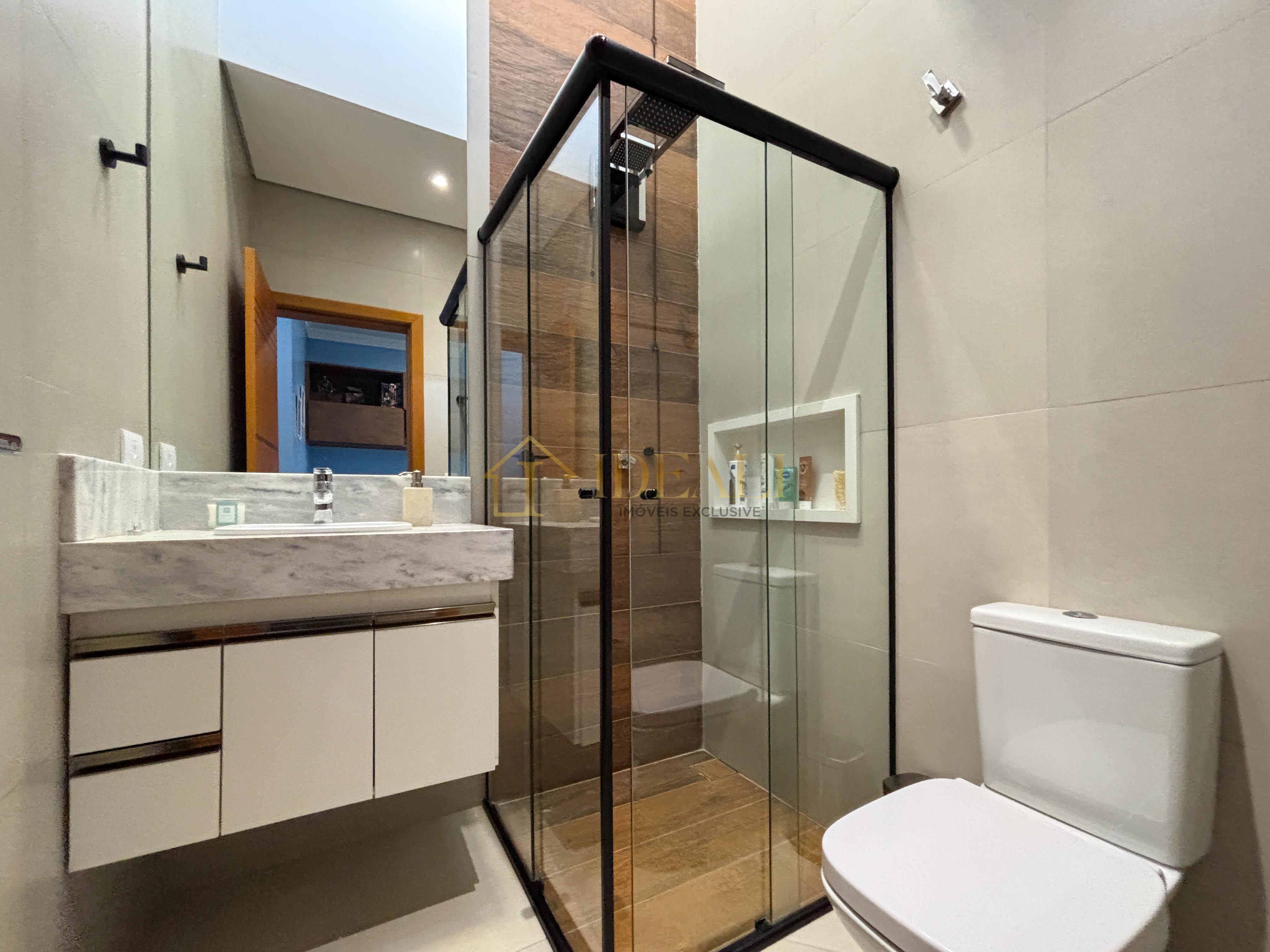 Casa totalmente t&eacute;rrea no condom&iacute;nio Terras de Atibaia II, em Atibaia/SP  Atibaia - 