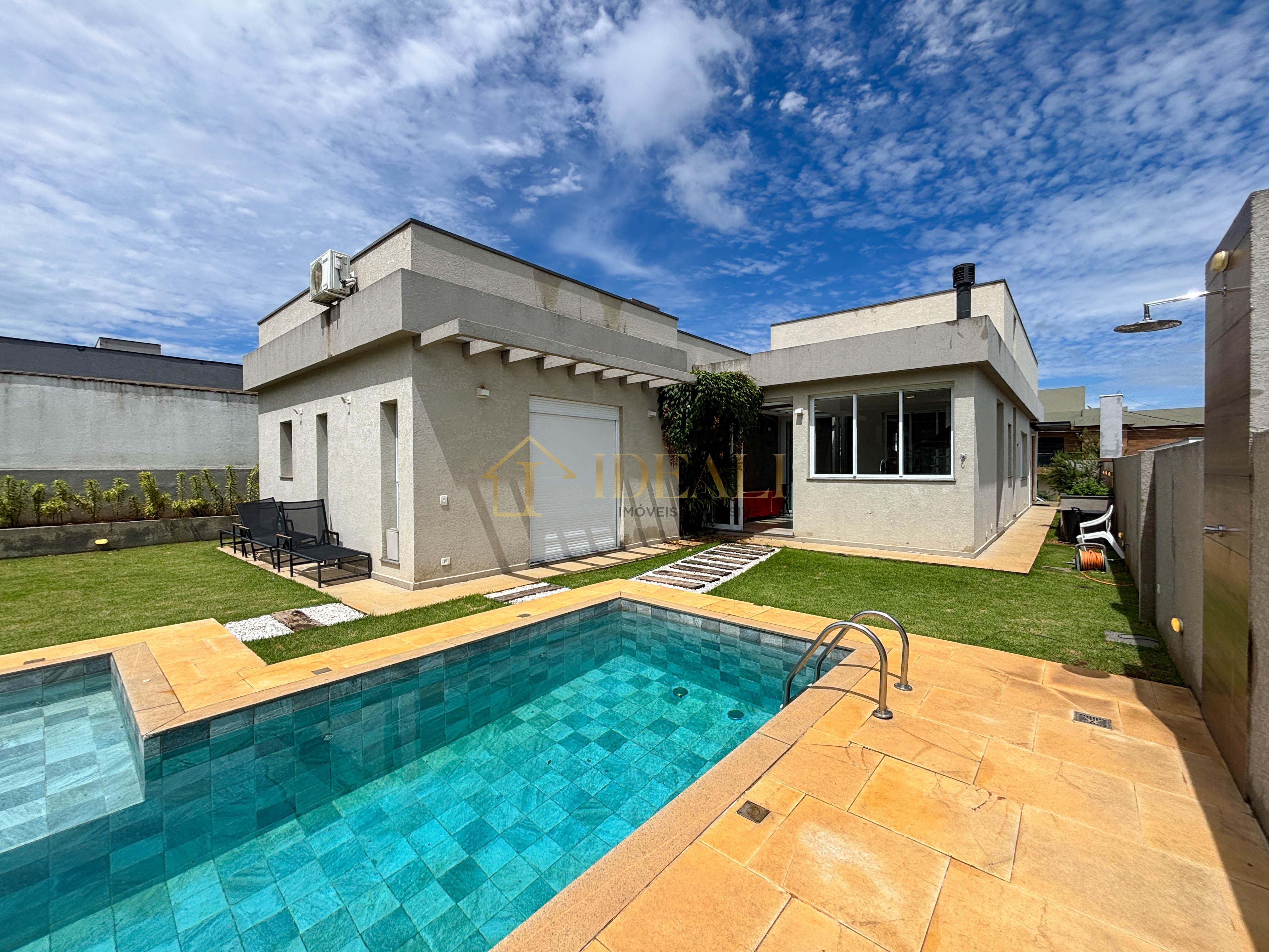 Casa totalmente t&eacute;rrea &agrave; venda mobiliada no condom&iacute;nio Shambala III, em Atibaia/SP!!  Atibaia - 