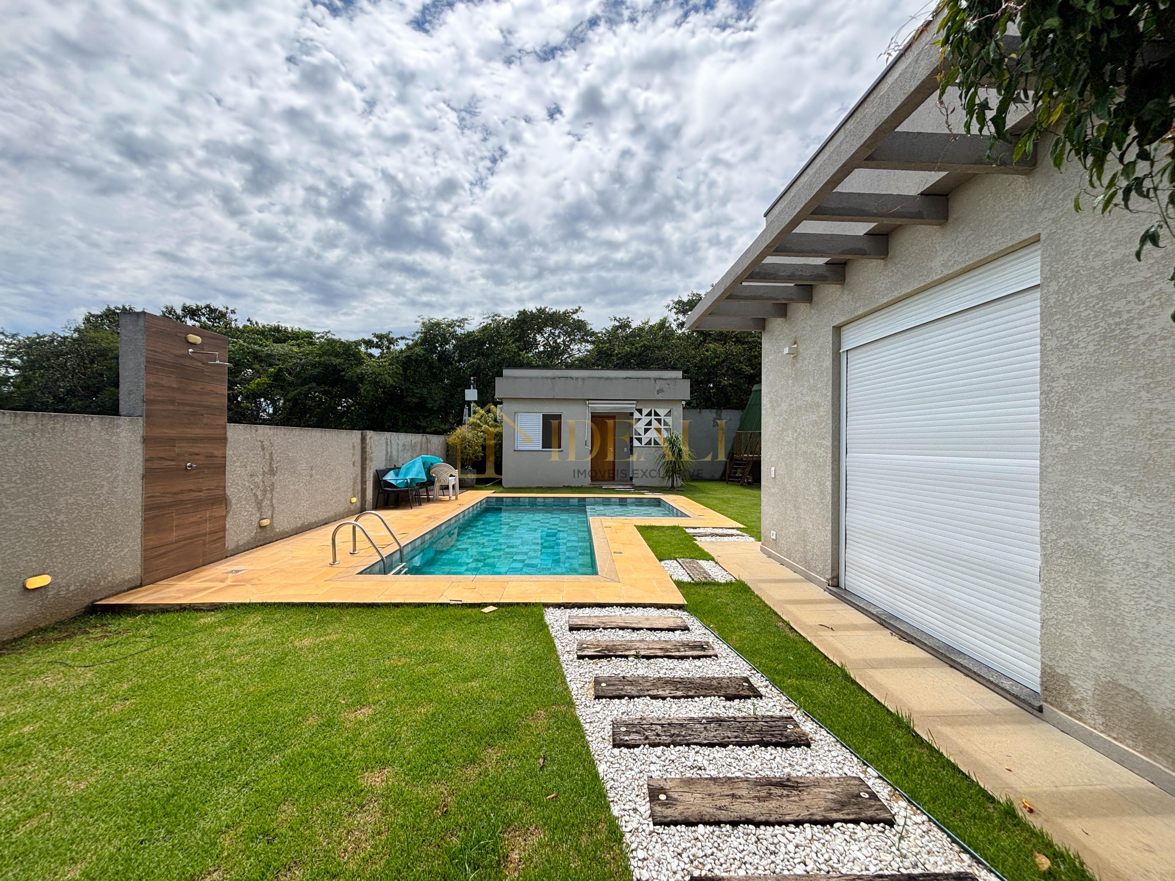 Casa totalmente t&eacute;rrea &agrave; venda mobiliada no condom&iacute;nio Shambala III, em Atibaia/SP!!  Atibaia - 