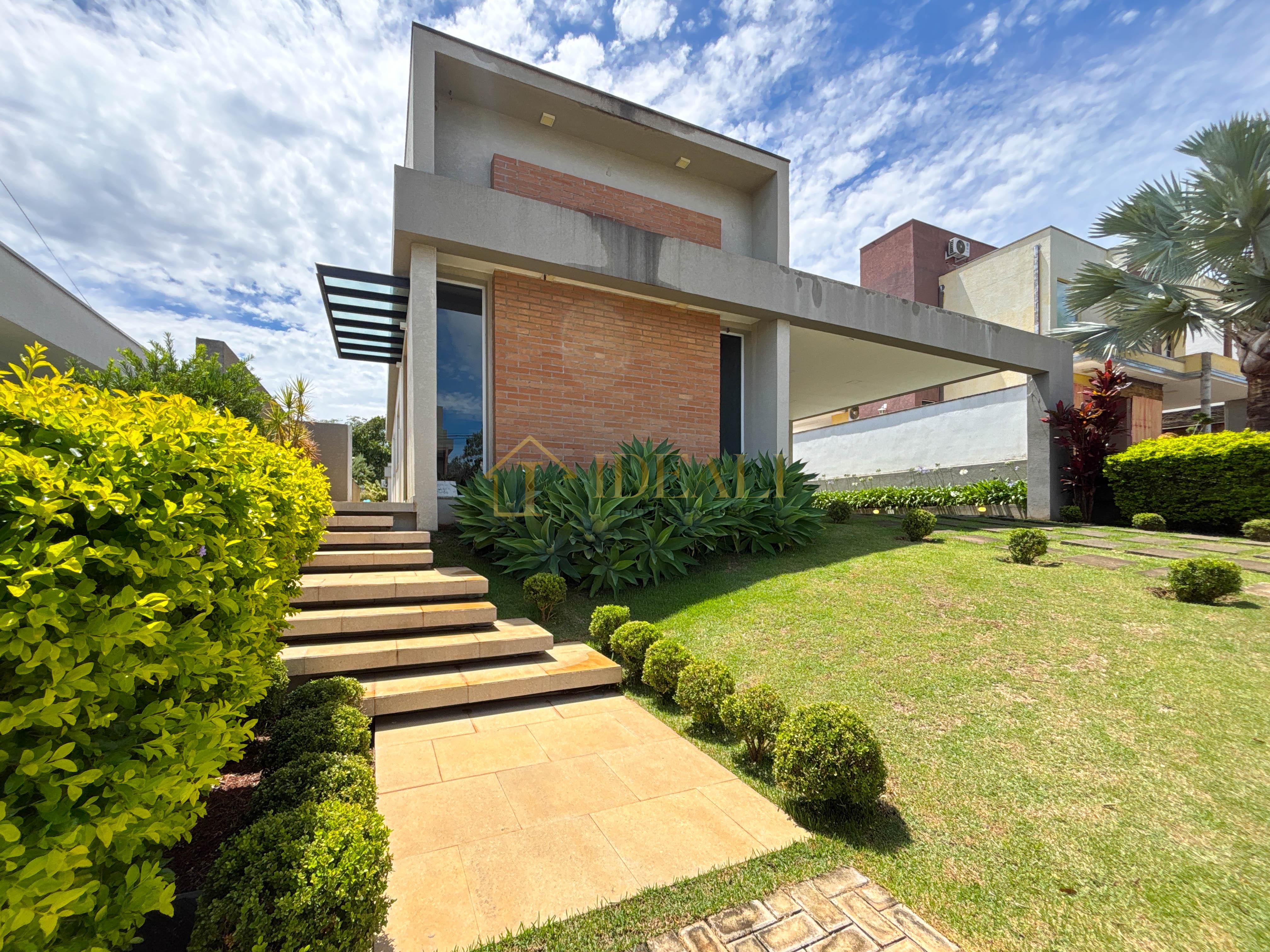 Casa totalmente t&eacute;rrea &agrave; venda mobiliada no condom&iacute;nio Shambala III, em Atibaia/SP!!  Atibaia - 