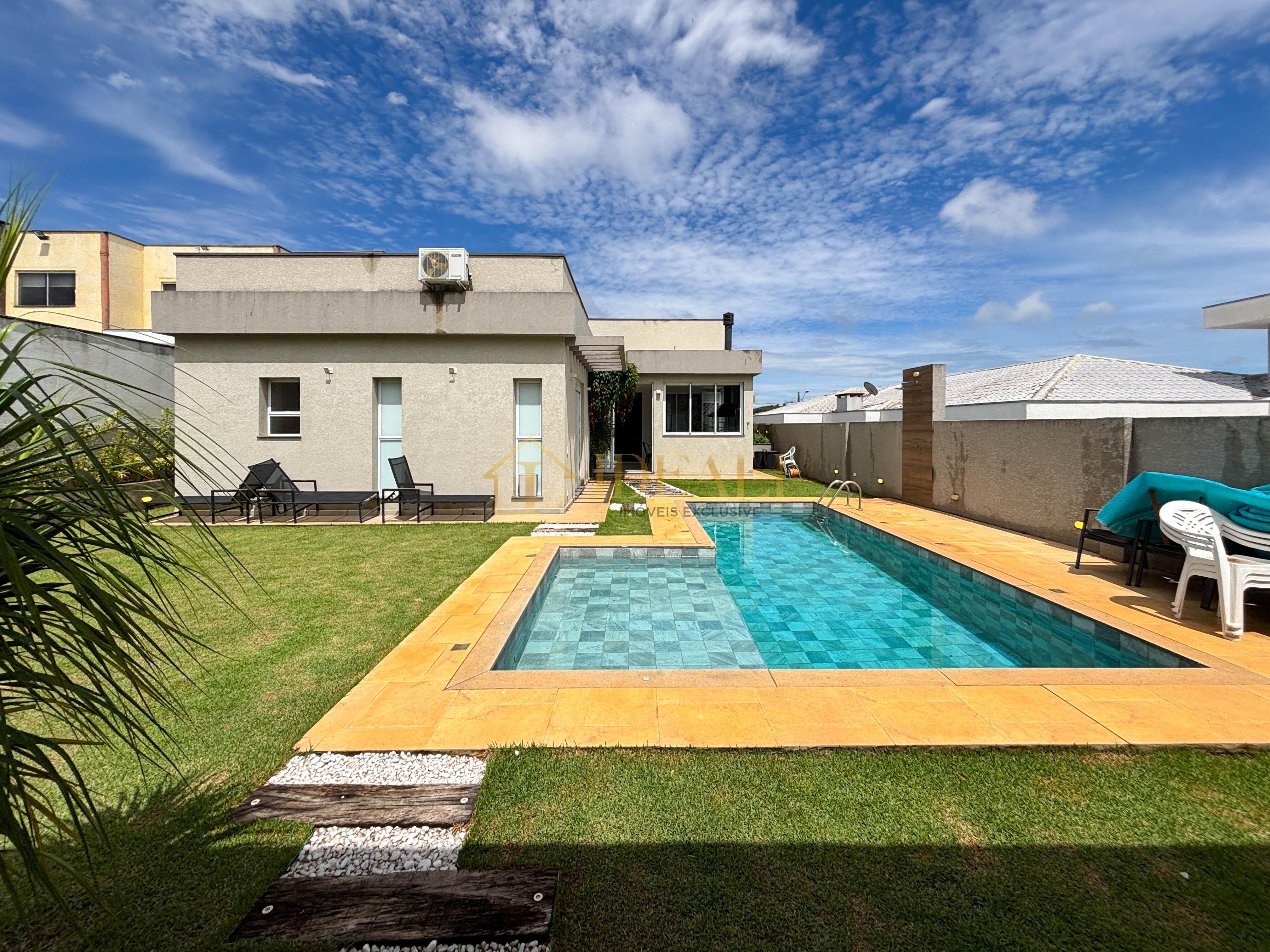 Casa totalmente t&eacute;rrea &agrave; venda mobiliada no condom&iacute;nio Shambala III, em Atibaia/SP!!  Atibaia - 