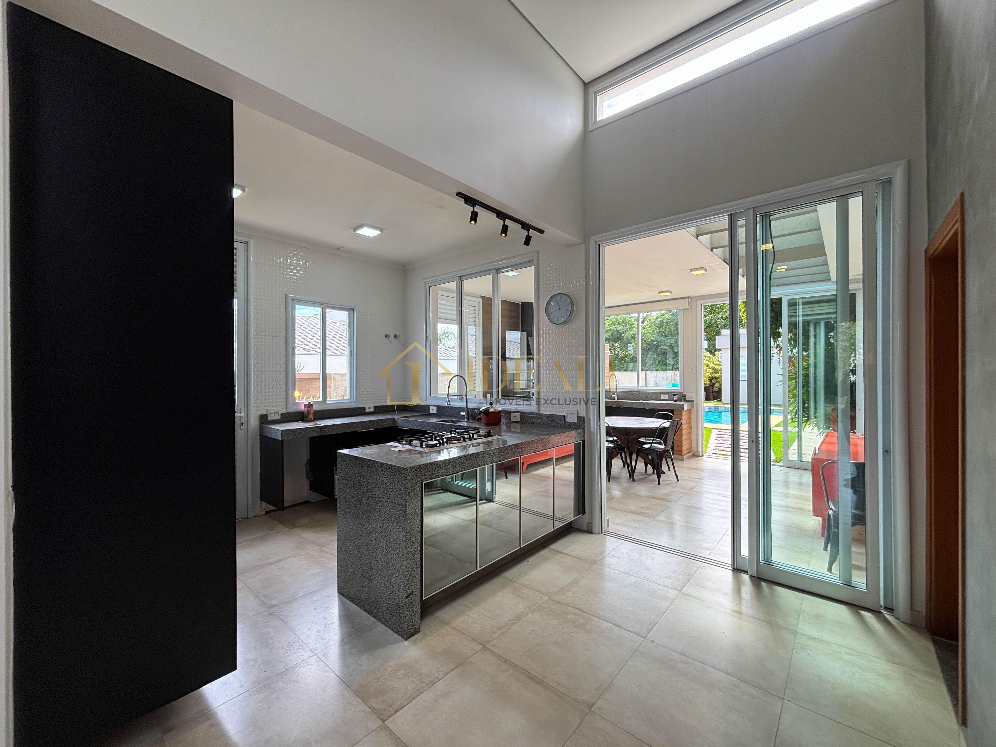 Casa totalmente t&eacute;rrea &agrave; venda mobiliada no condom&iacute;nio Shambala III, em Atibaia/SP!!  Atibaia - 