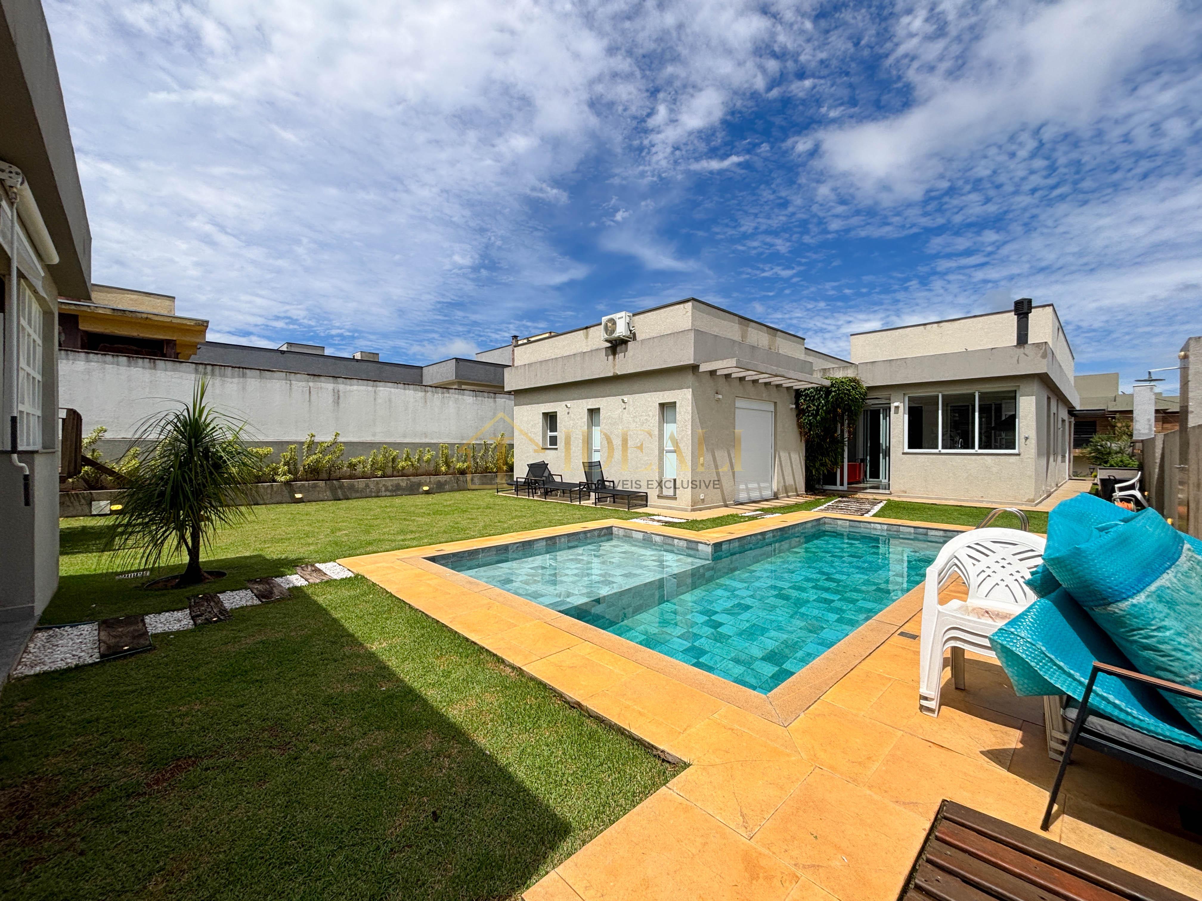 Casa totalmente t&eacute;rrea &agrave; venda mobiliada no condom&iacute;nio Shambala III, em Atibaia/SP!!  Atibaia - 