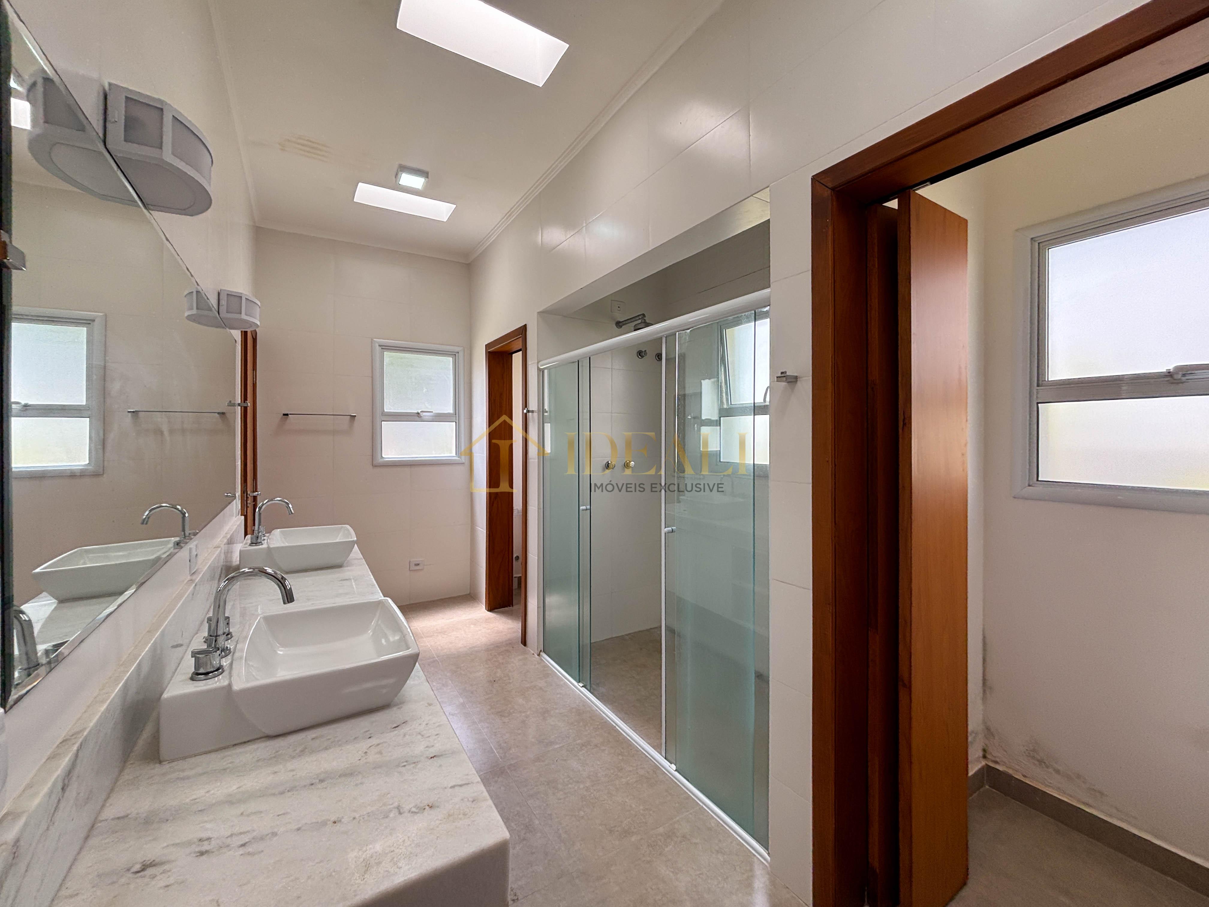 Casa totalmente t&eacute;rrea &agrave; venda mobiliada no condom&iacute;nio Shambala III, em Atibaia/SP!!  Atibaia - 