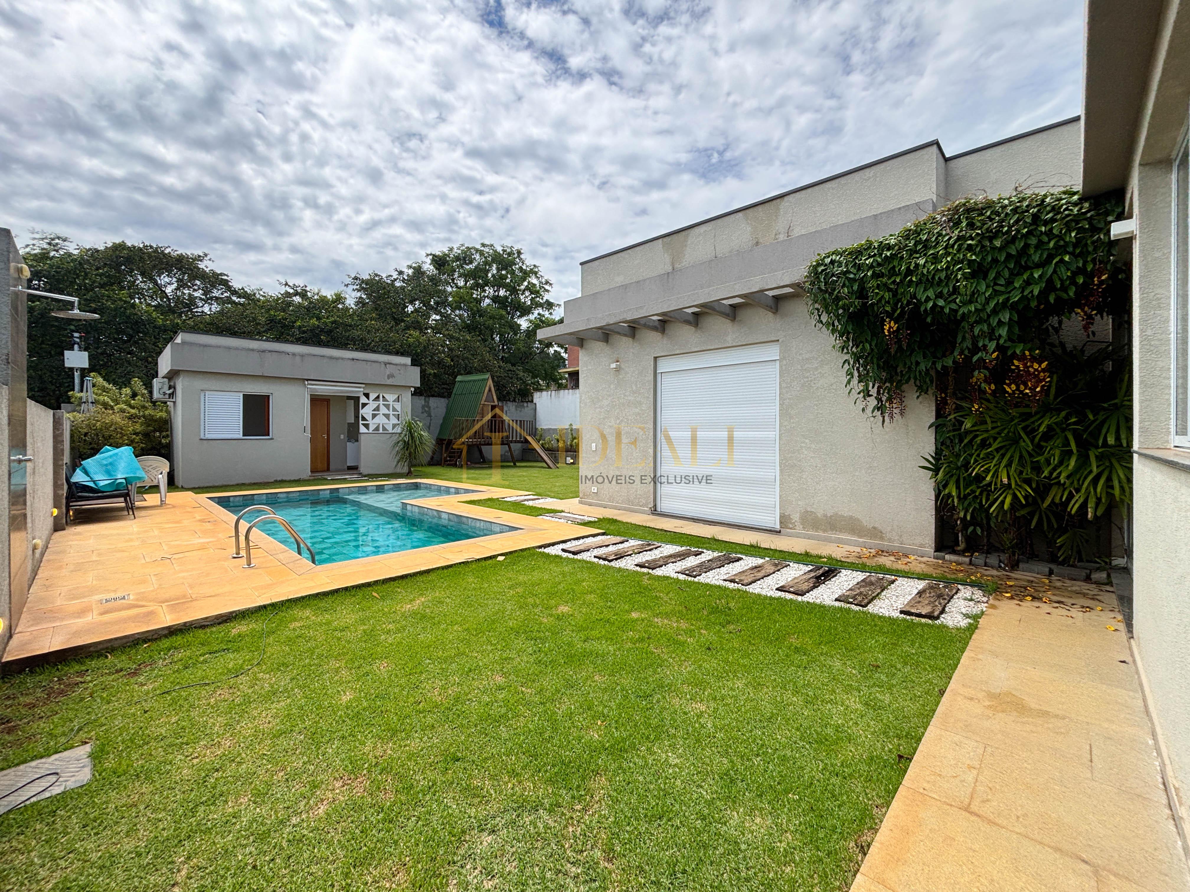 Casa totalmente t&eacute;rrea &agrave; venda mobiliada no condom&iacute;nio Shambala III, em Atibaia/SP!!  Atibaia - 