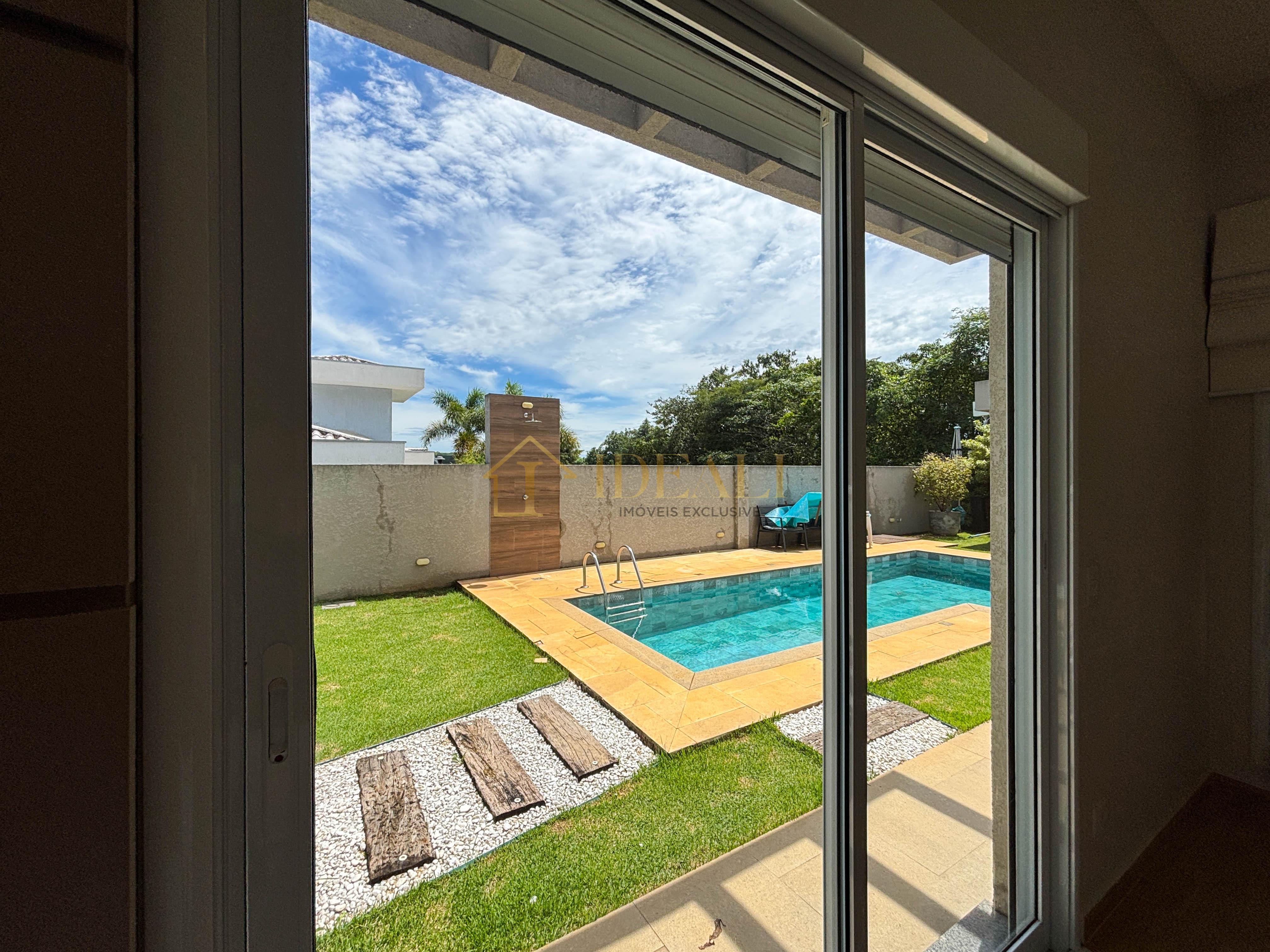 Casa totalmente t&eacute;rrea &agrave; venda mobiliada no condom&iacute;nio Shambala III, em Atibaia/SP!!  Atibaia - 