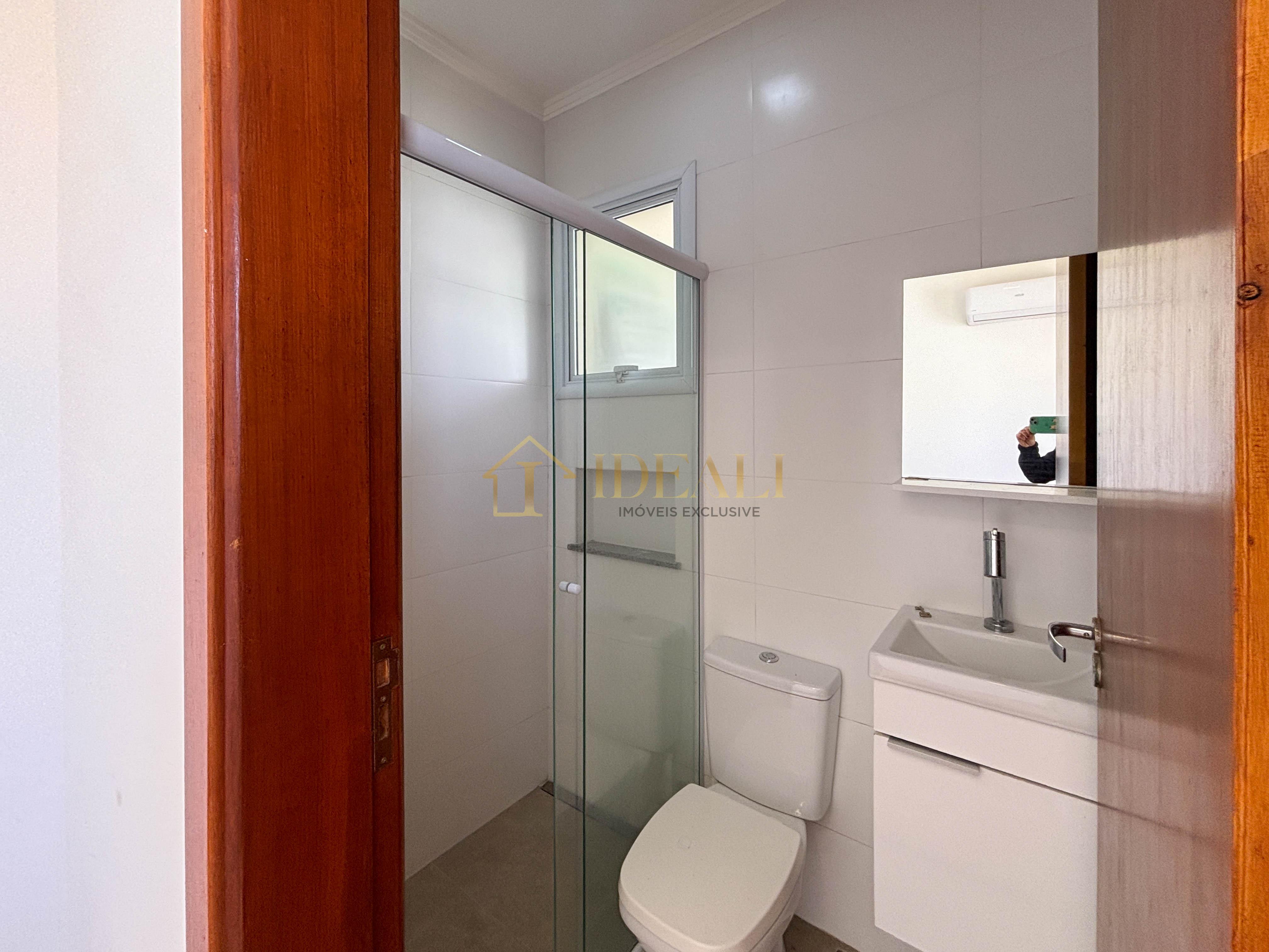 Casa totalmente t&eacute;rrea &agrave; venda mobiliada no condom&iacute;nio Shambala III, em Atibaia/SP!!  Atibaia - 