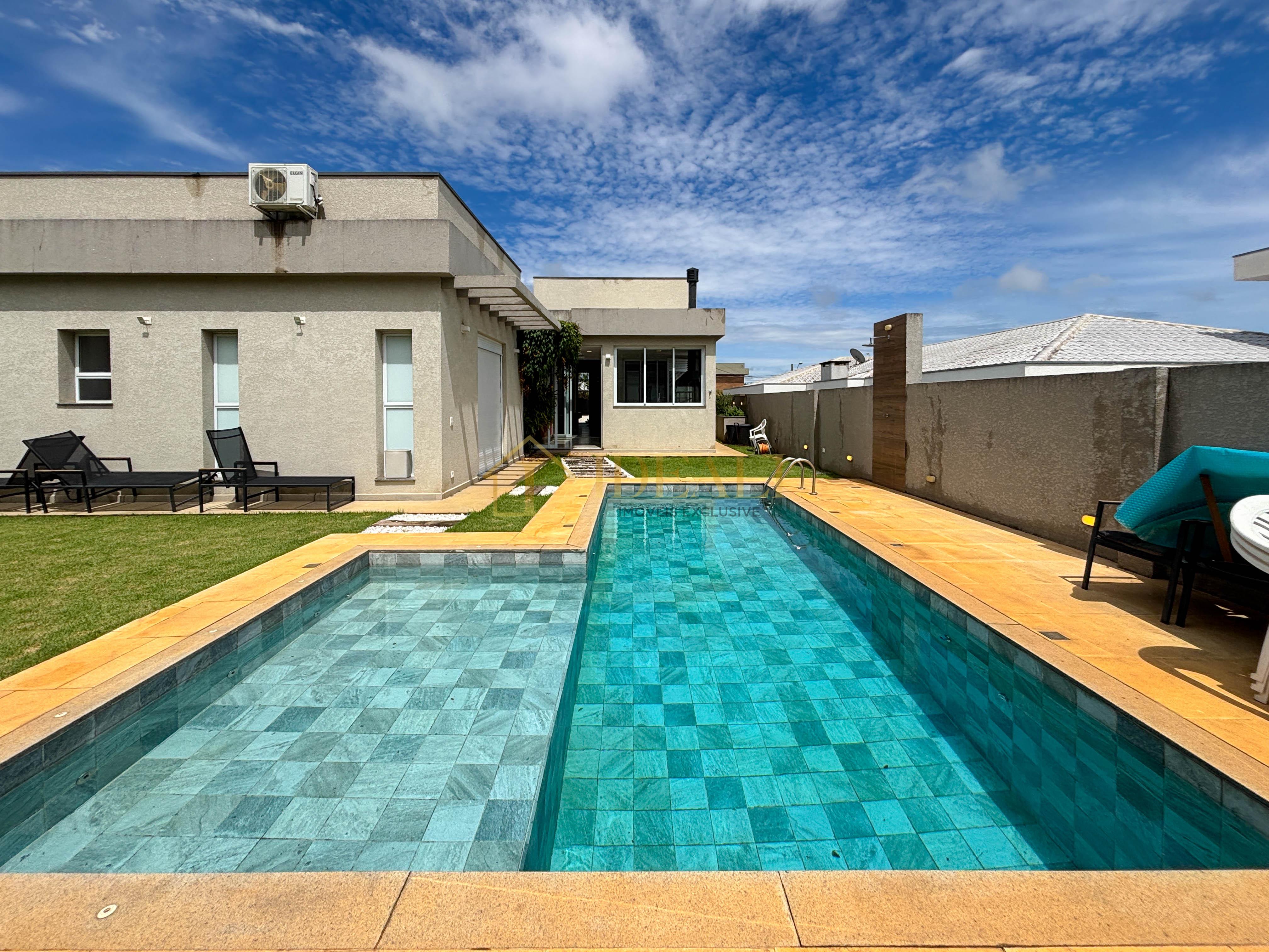 Casa totalmente t&eacute;rrea &agrave; venda mobiliada no condom&iacute;nio Shambala III, em Atibaia/SP!!  Atibaia - 